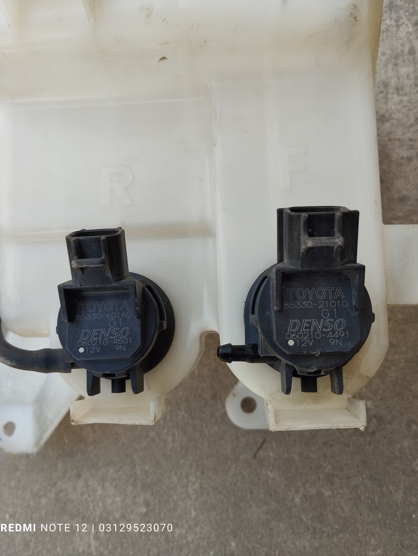 Toyota Vitz OEM Windshield Washer Tank Bottle Genuine Japanese OEM 85315-52280