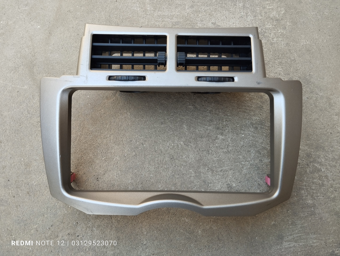 Toyota Vitz OEM interior Dashboard AC Air Vent Panel Genuine Japanese OEM 55405-52580 555687-2010