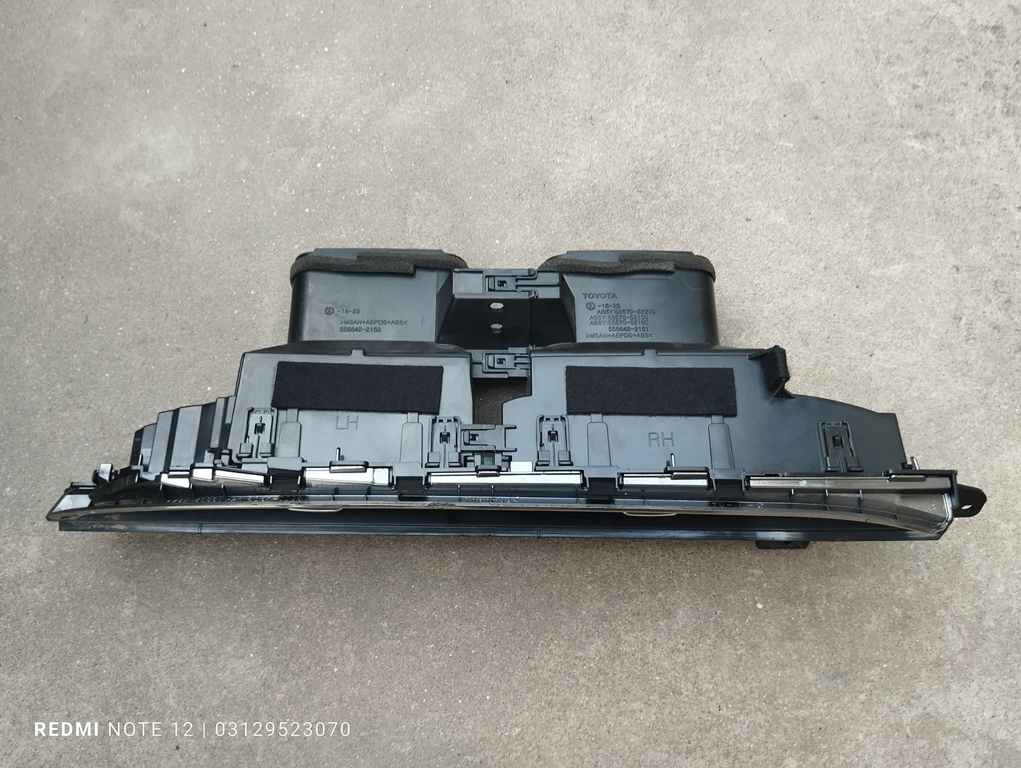 Toyota Vitz OEM interior Dashboard Center AC Air Vent Chrome Genuine Japanese OEM 55670-52150