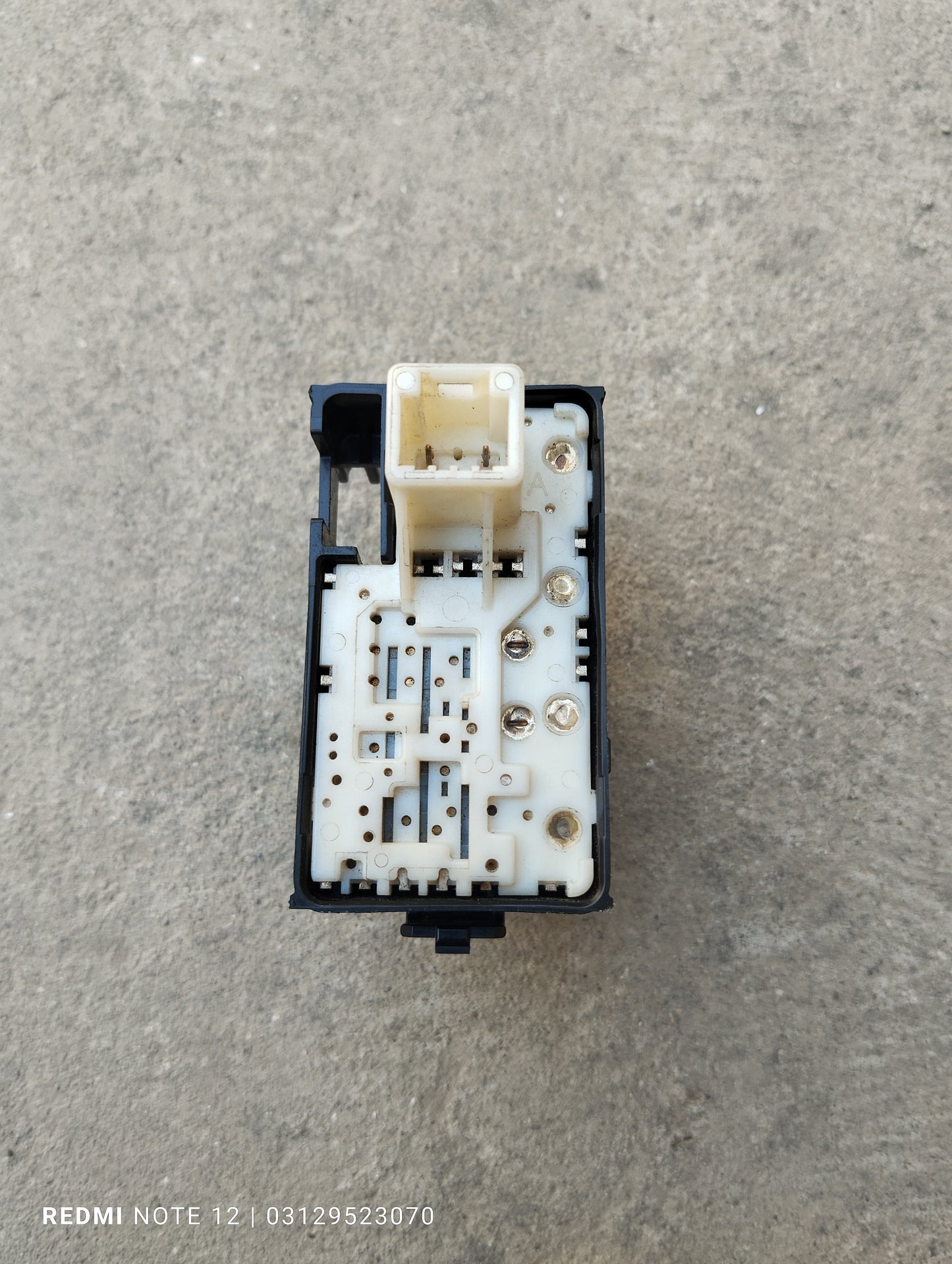 Toyota Prius OEM Rear Door Right Side And Left Side Power Window Switch button Genuine Japanese OEM 74231-0C060