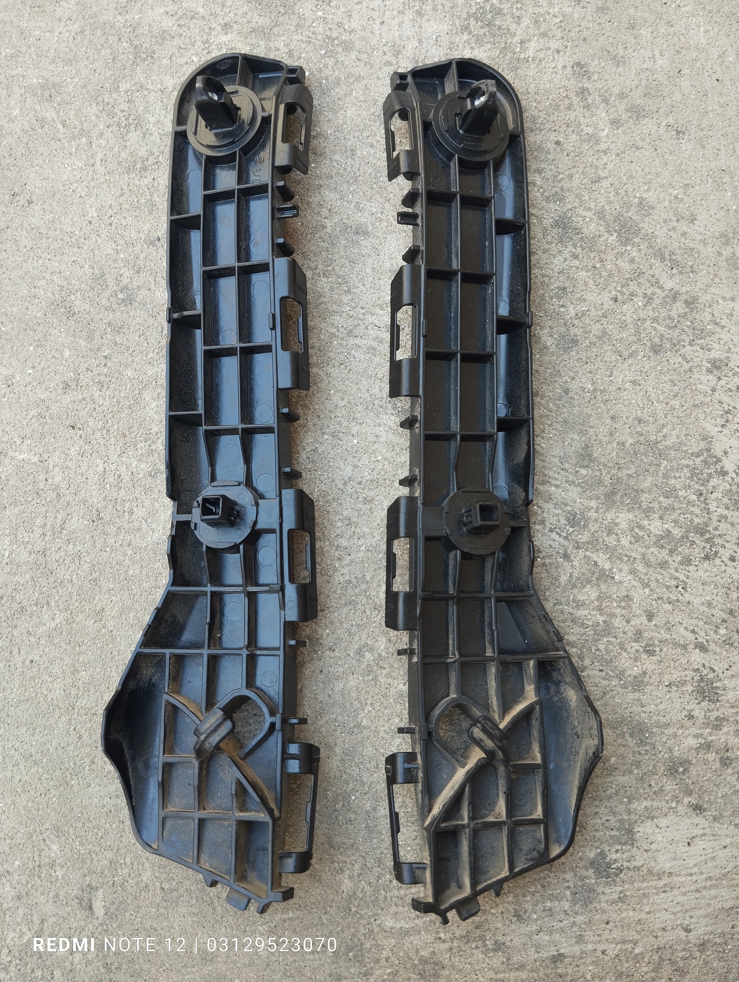 Toyota Aqua OEM Rear bumper Spacer bracket L+H Genuine Japanese OEM 52575-52180 52576-52160