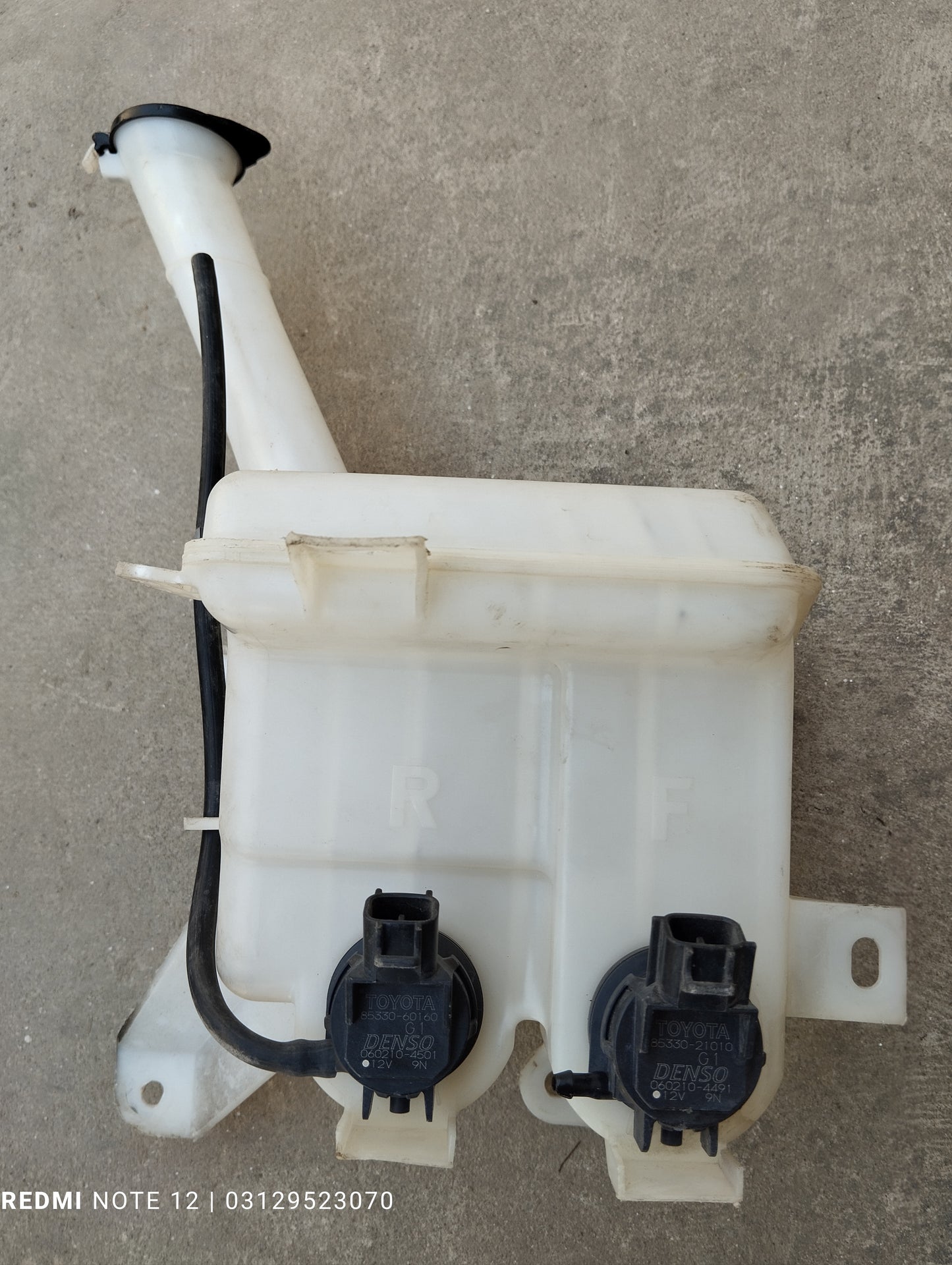 Toyota Vitz OEM Windshield Washer Tank Bottle Genuine Japanese OEM 85315-52280