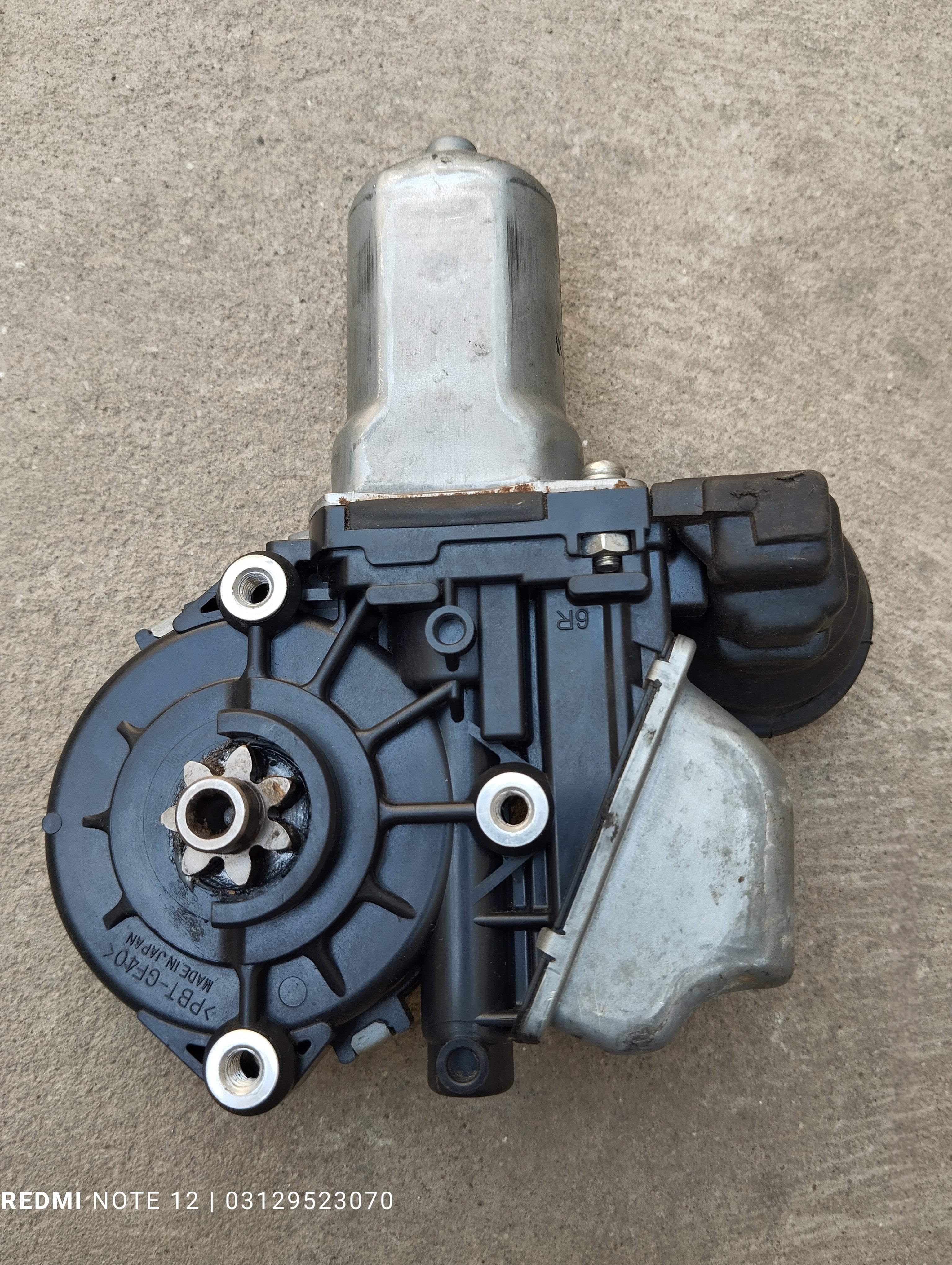 Toyota Vitz Aqua OEM Front Right Side Power window Motor Genuine Japanese OEM 85710-52210
