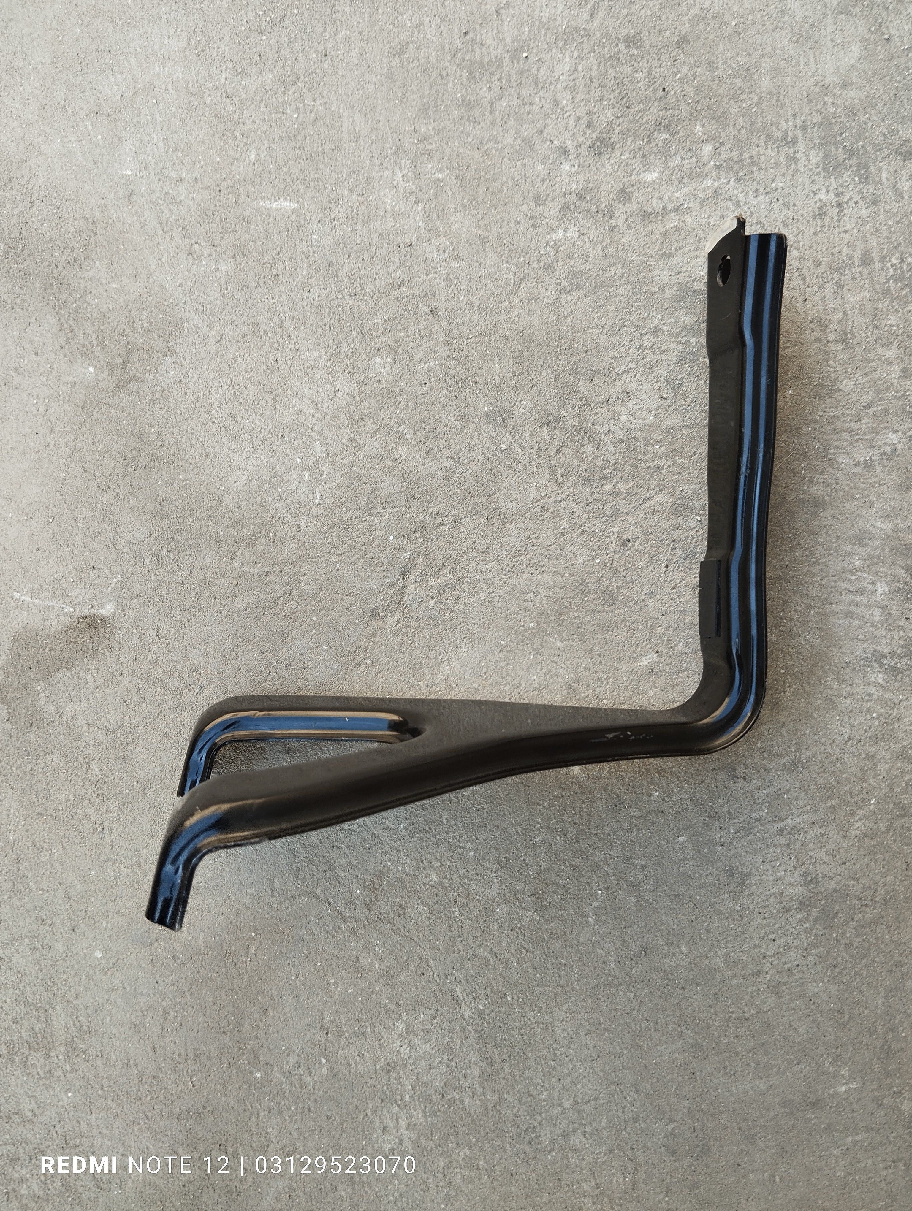 Toyota Aqua OEM Battery Carrier Battery Clip Battery Clamp bracket Genuine Japanese OEM 74481-52080 74401-52010