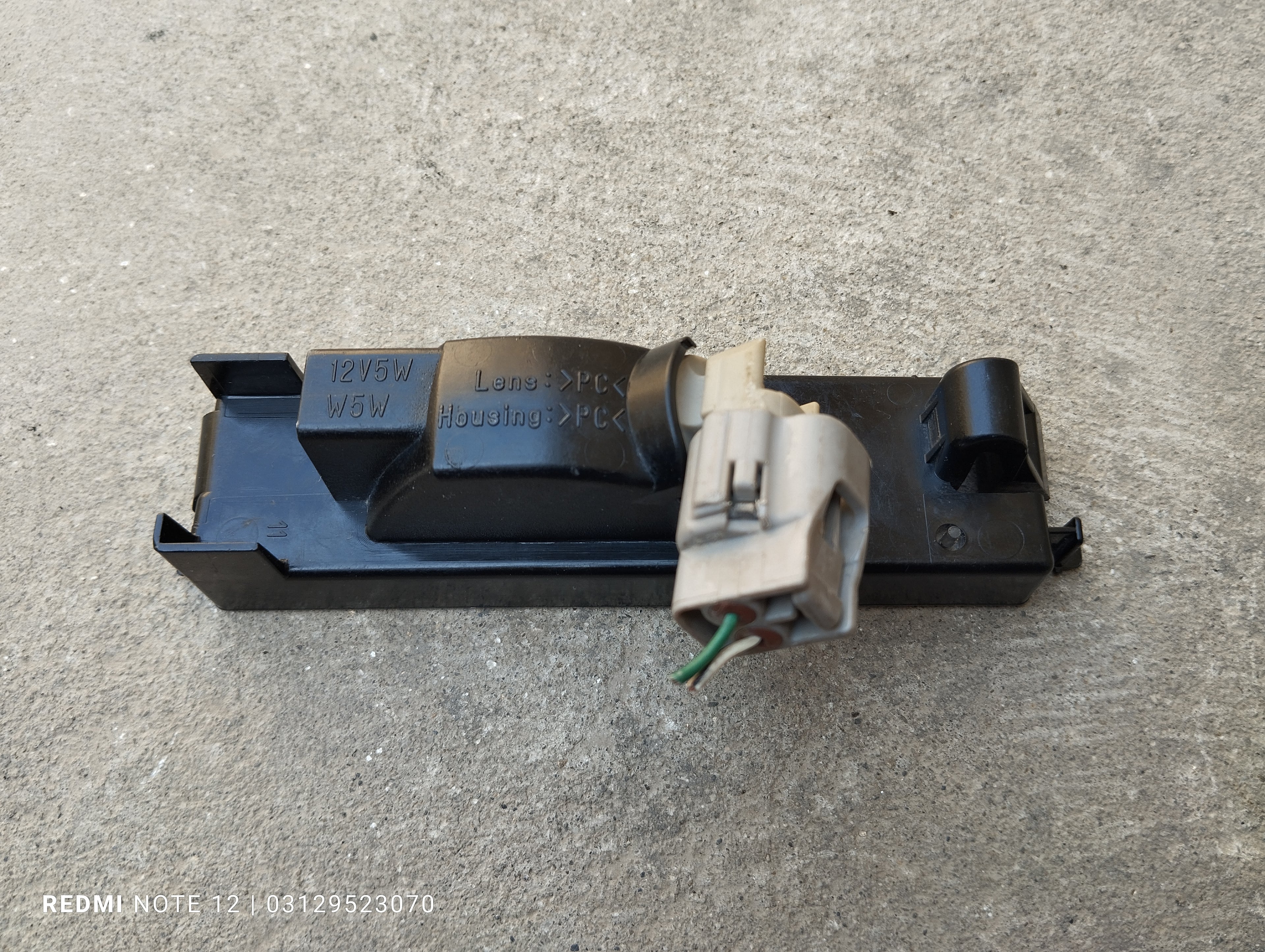 Toyota Vitz OEM Rear Number Plate light Rear Licence Plate Light lamp Genuine Japanese OEM 81210-52010