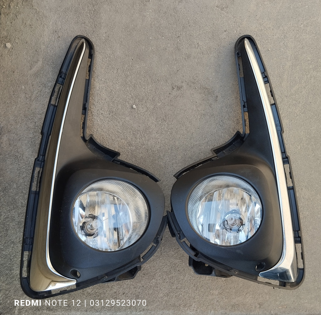 Toyota Vitz OEM Fog Light Genuine Japanese OEM 81481-52750 81482-52640