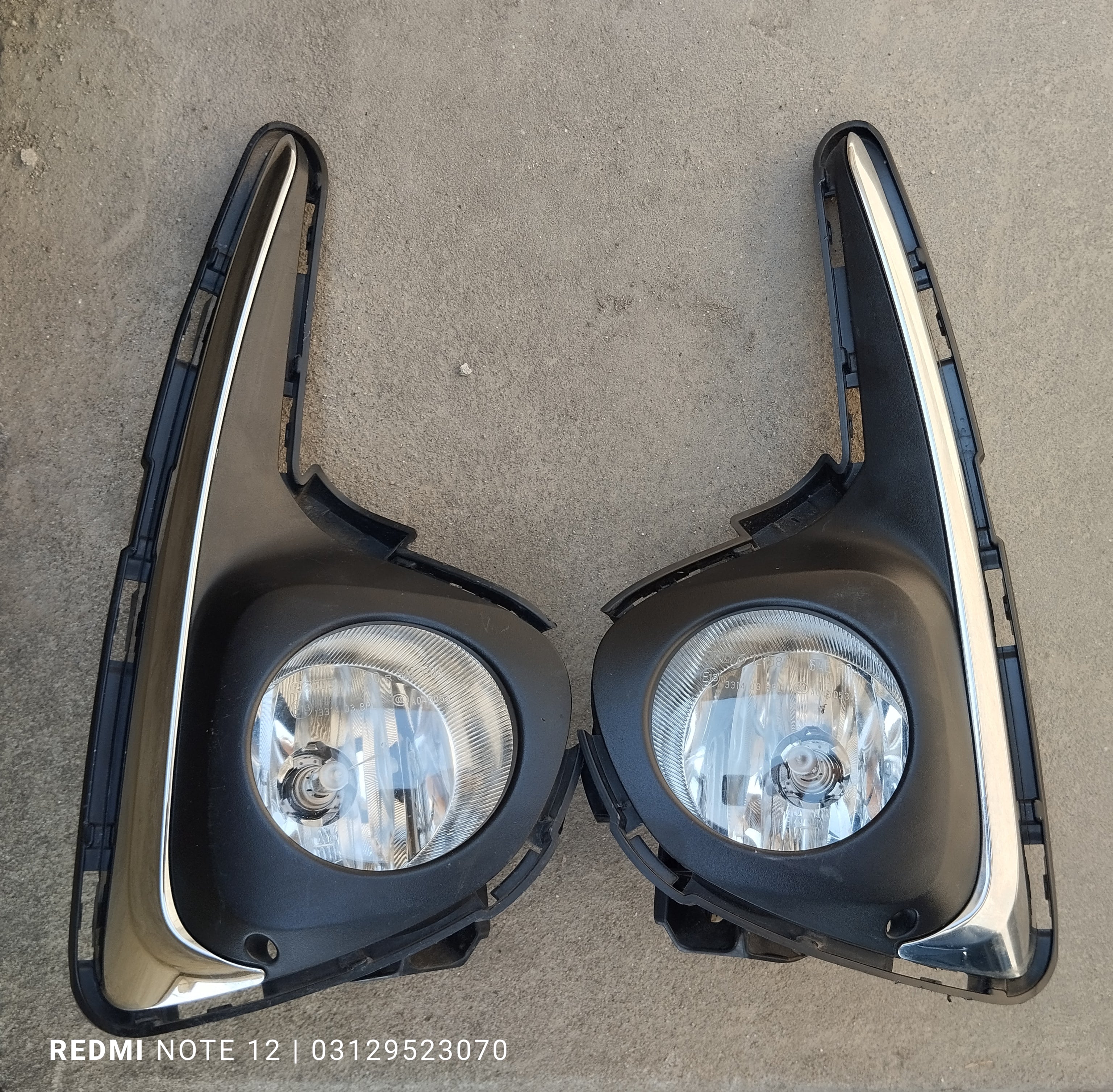 Toyota Vitz OEM Fog Light Genuine Japanese OEM 81481-52750 81482-52640