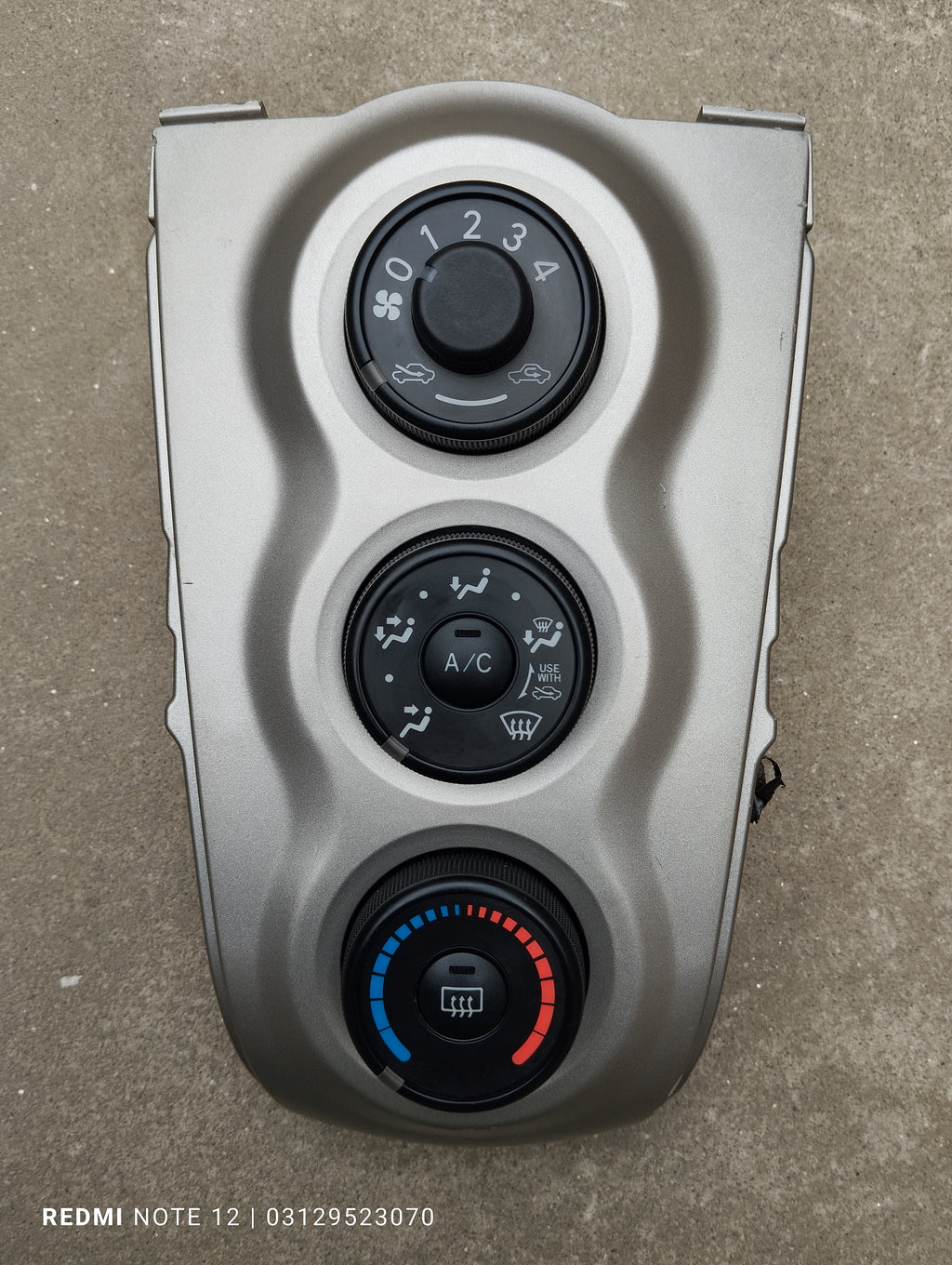 ٹویوٹا وٹز OEM اندرونی ڈیش بورڈ AC کنٹرول پینل موسمیاتی کنٹرول حقیقی جاپانی OEM 55902-52120
