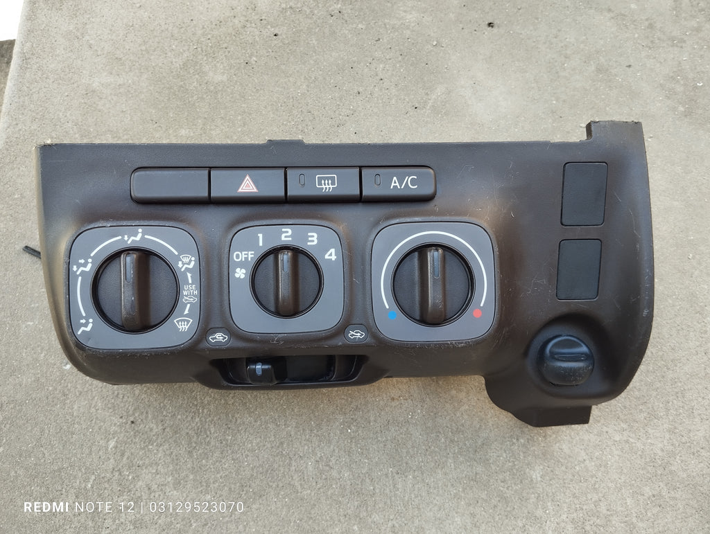 Toyota Passo OEM interior Dashboard AC Control Panel Climate Control Genuine Japanese OEM 55902-B1070