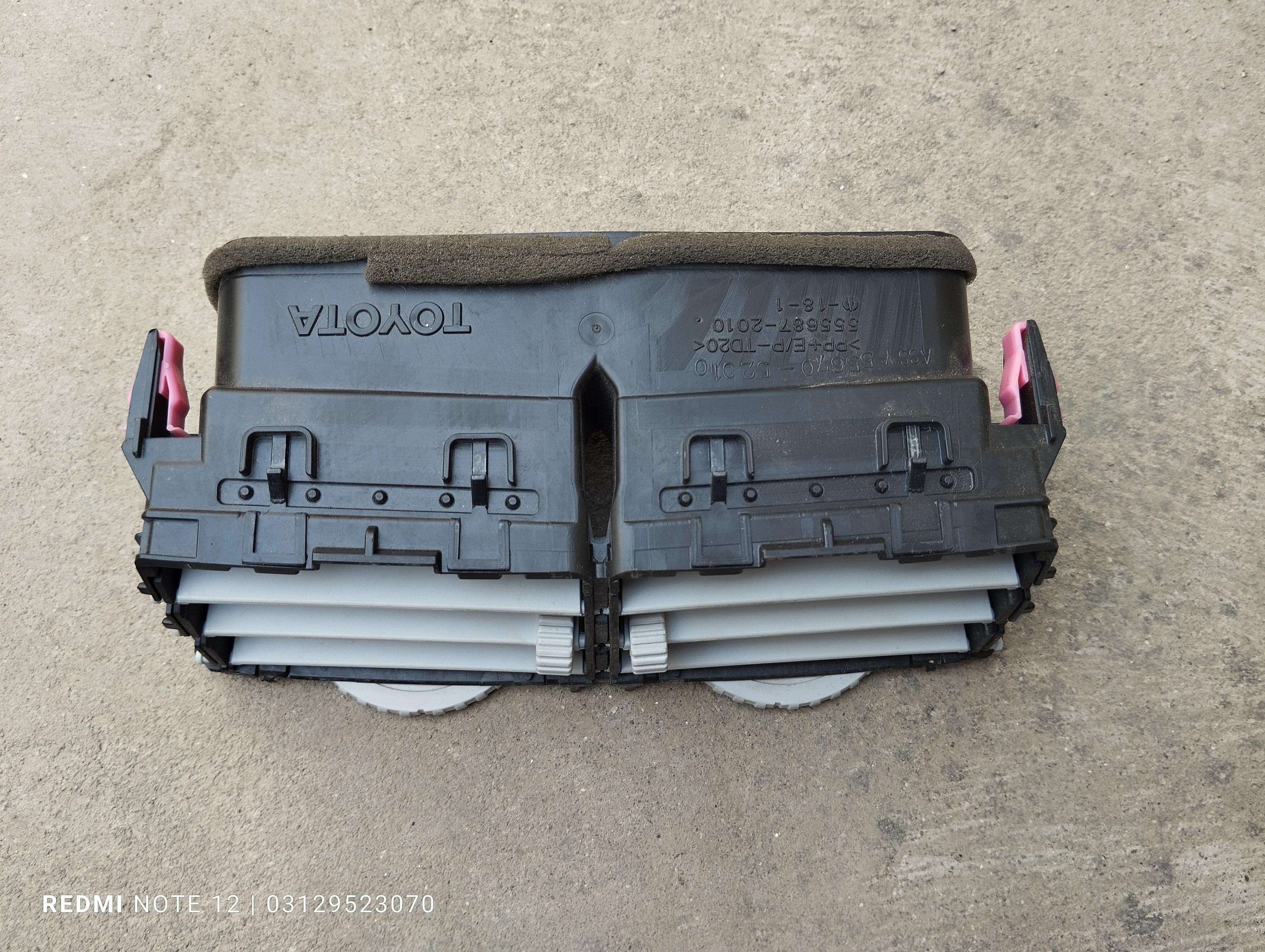 Toyota Vitz OEM interior Dashboard Centre AC Air Vent AC Grill Genuine Japanese OEM 55670-0D050