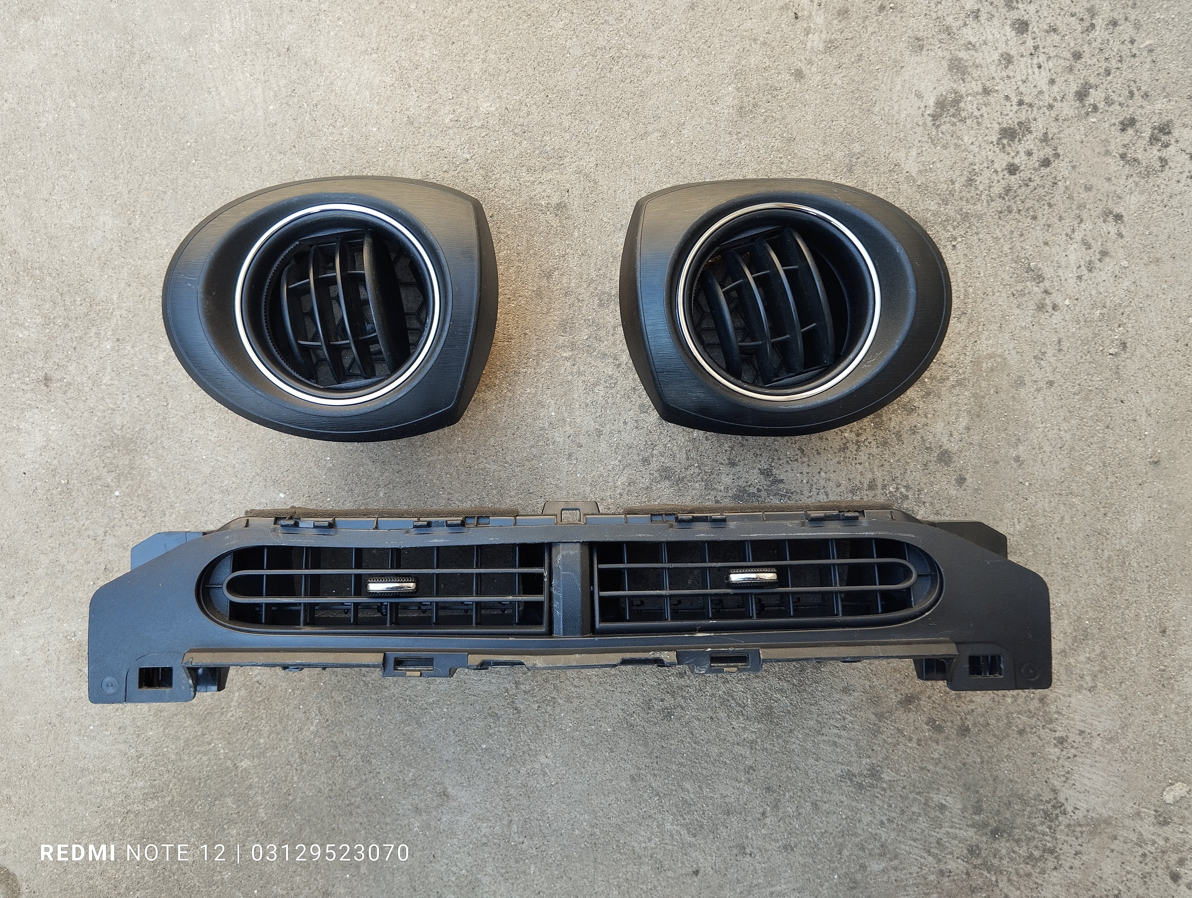 Toyota Aqua OEM interior Dashboard Chrome AC Air Vent Centre & Left & right Side Complete Set OEM 55670-52110