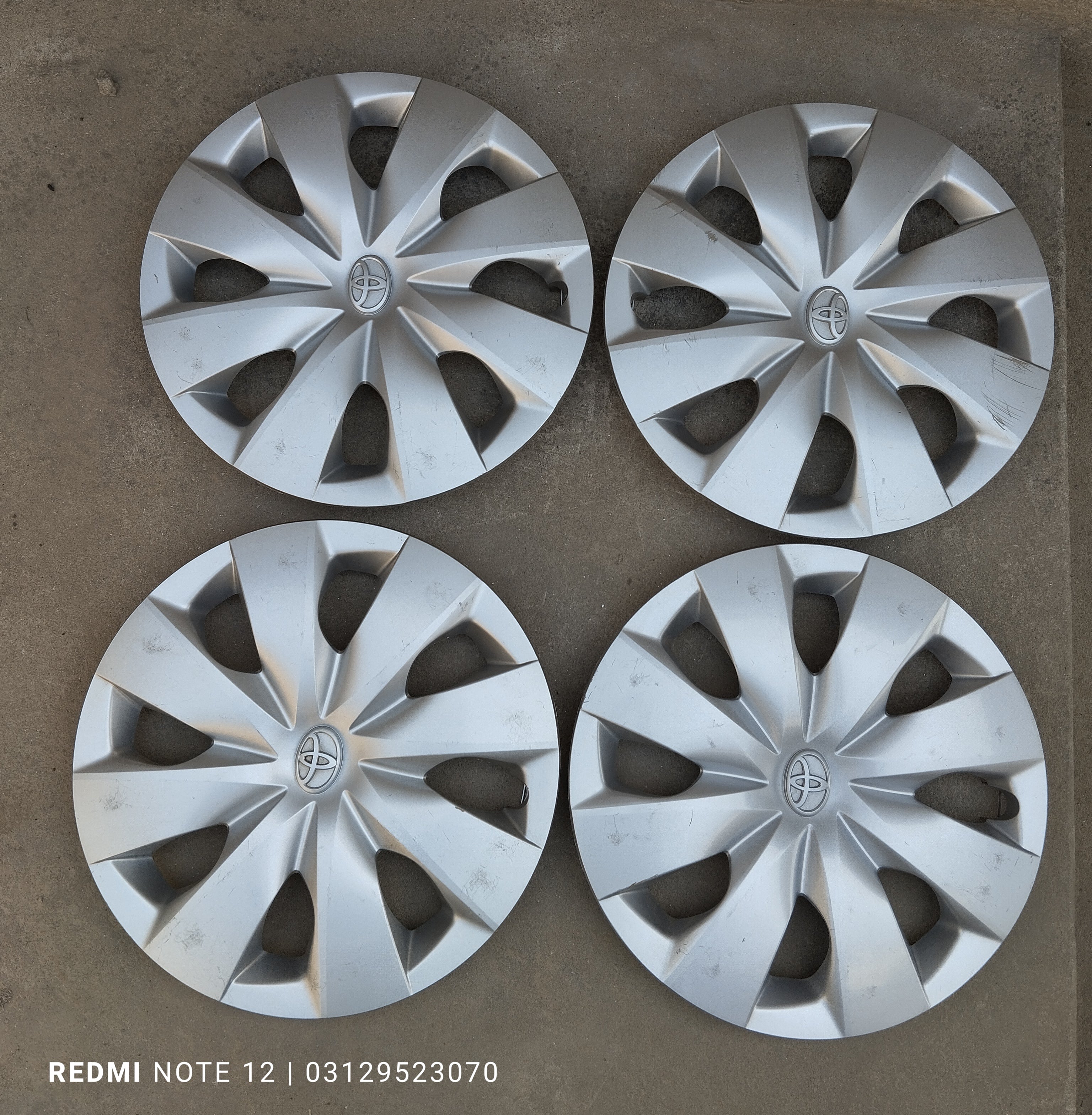 Toyota Vitz OEM Wheel Cover Wheel Cups 14 Size Complete Set OEM 42602-52500