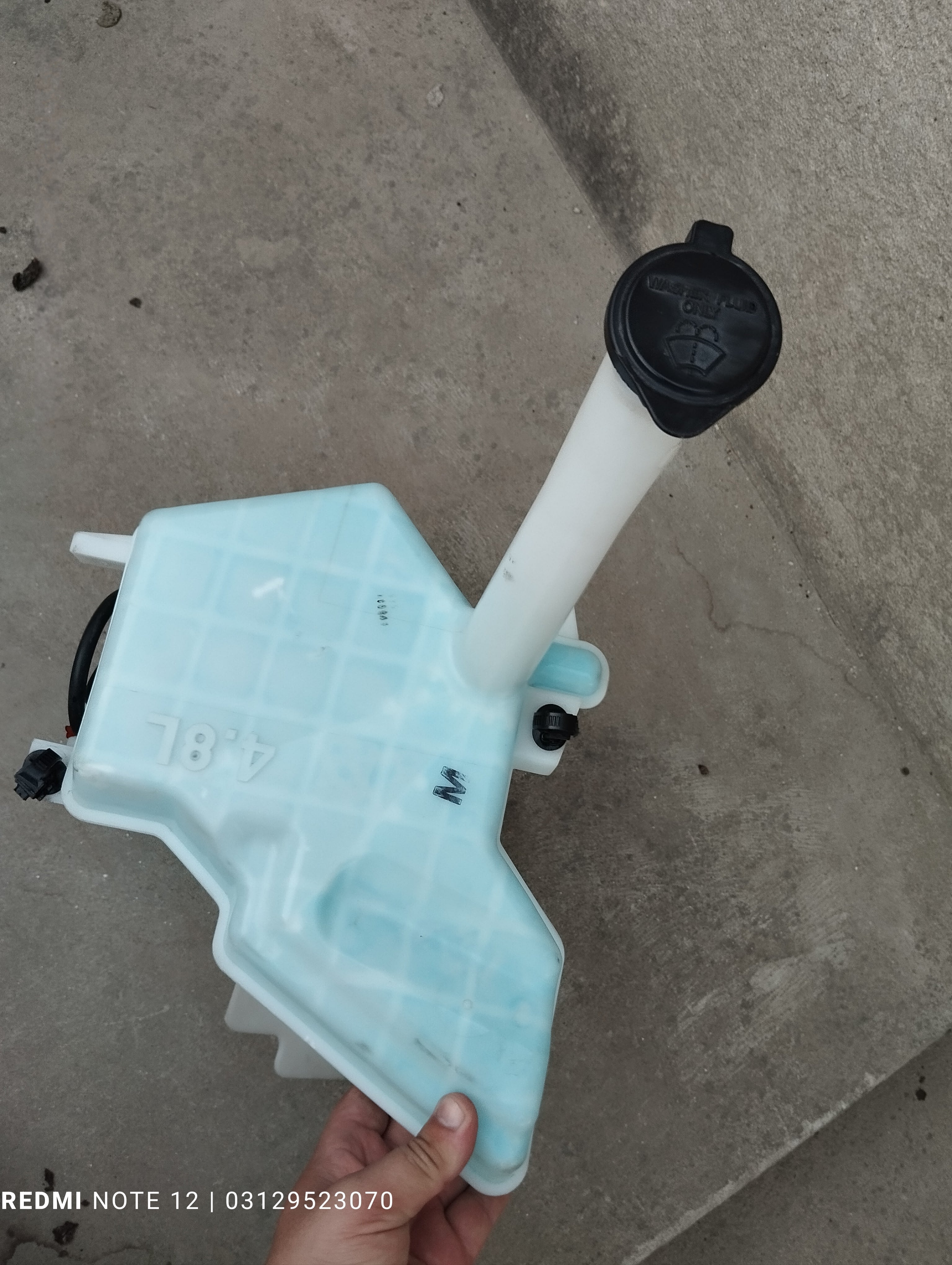 Toyota Aqua OEM windshield Washer Tank Bottle Genuine Japanese OEM 85315-52440