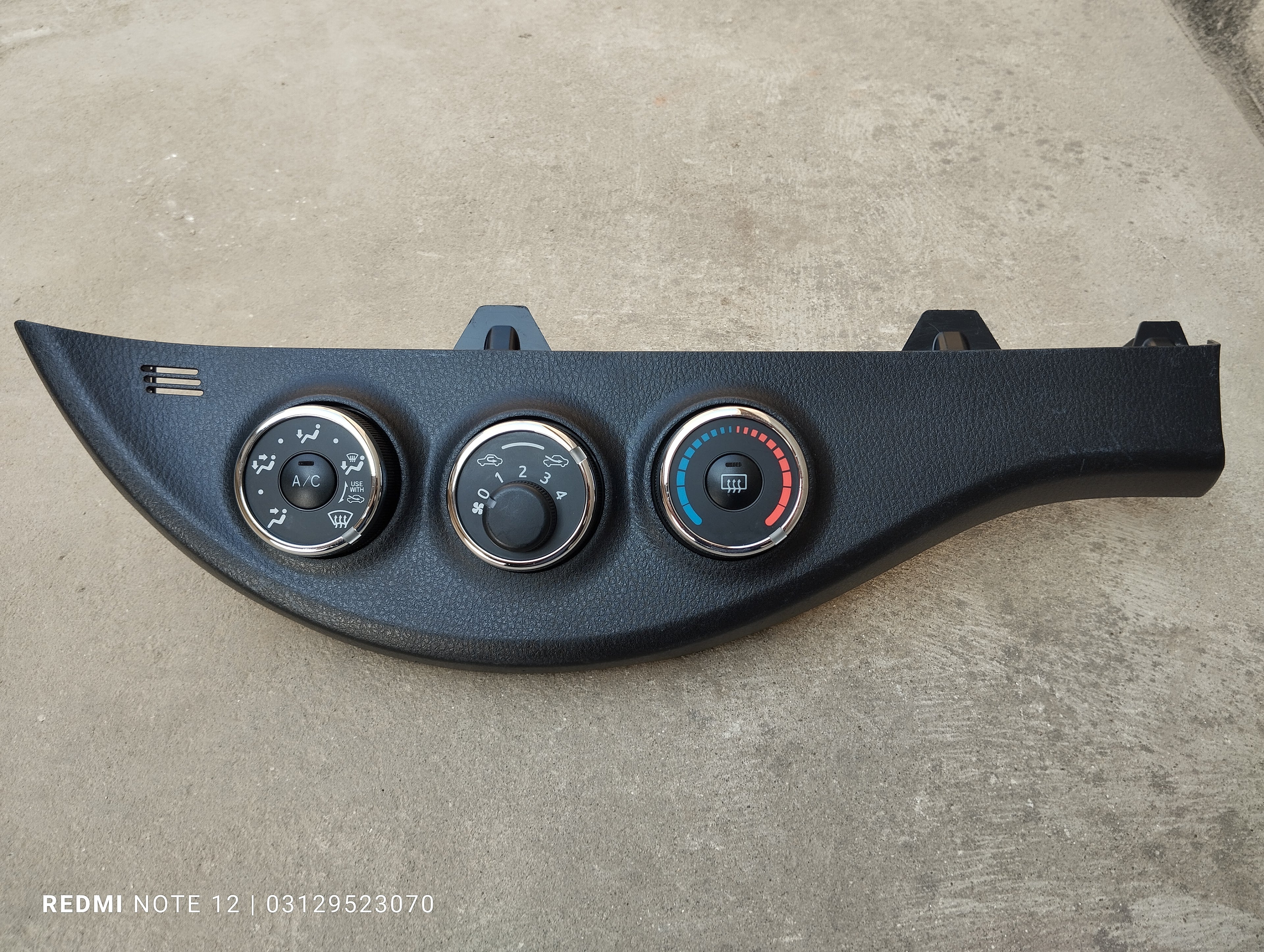 Toyota Vitz OEM Interior Dashboard Chrome AC & Heater Control Panel Climate Control Panel OEM 55901-52230
