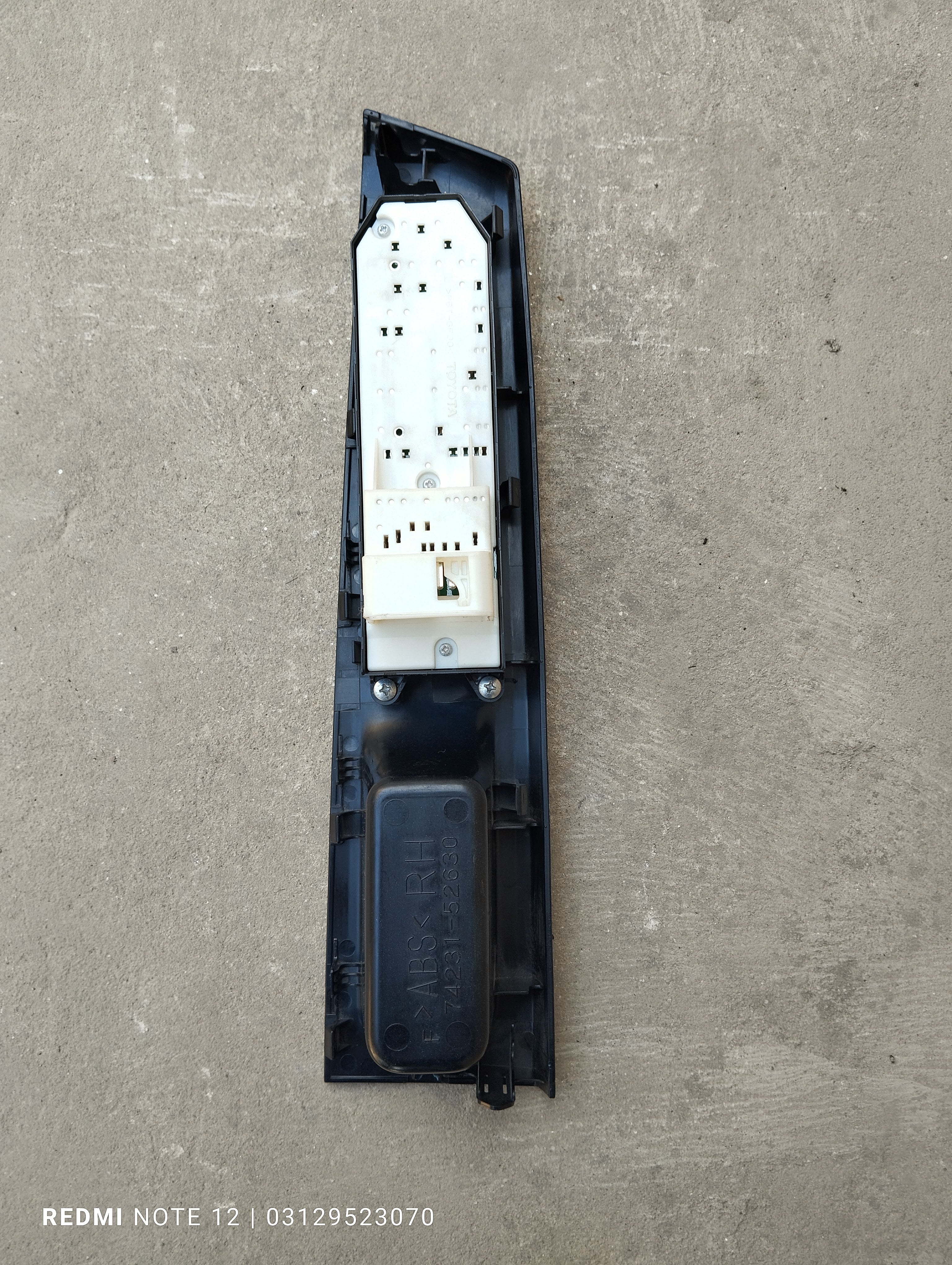 Toyota Vitz OEM interior right Side Power window Switch button Genuine Japanese OEM 84820-52430