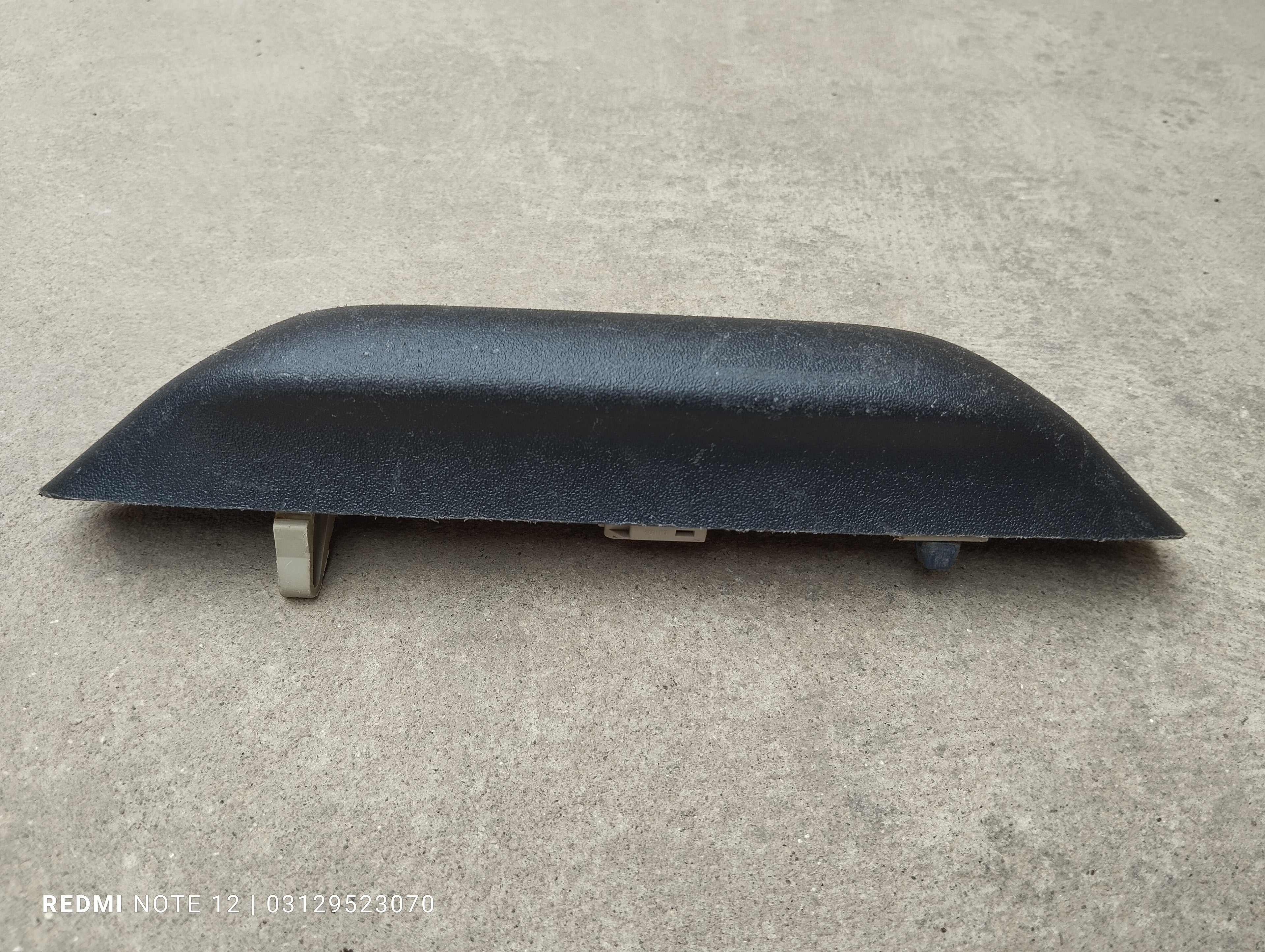 Toyota Vitz OEM Interior Rear Trunk Break Light Genuine Japanese OEM 81570-52010