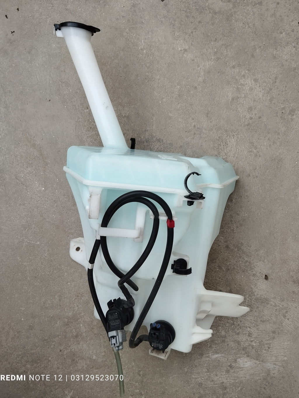 Toyota Aqua OEM windshield Washer Tank Bottle Genuine Japanese OEM 85315-52440