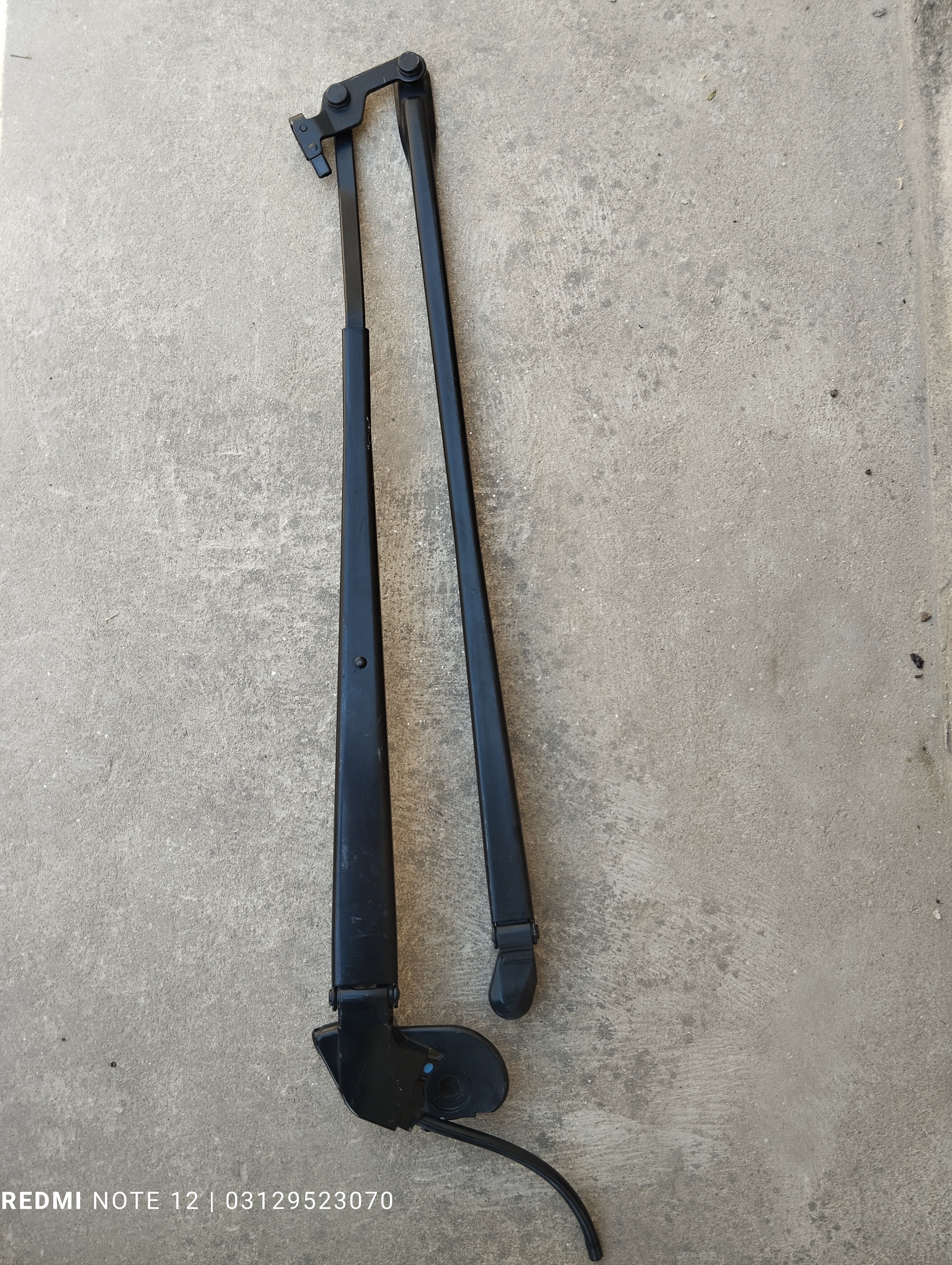 Toyota Vitz Yaris OEM Front Wiper Arm Genuine Japanese OEM 85211-52520
