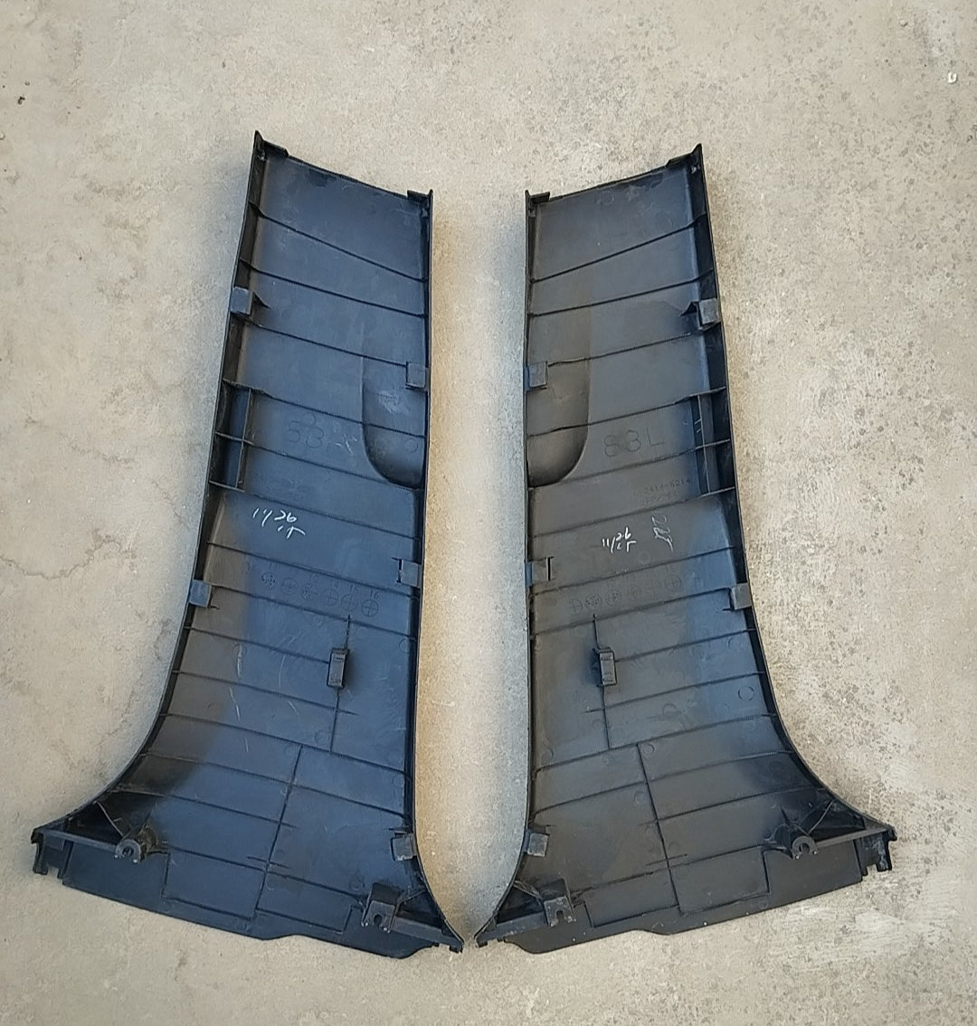 Toyota Vitz OEM Interior Pilier Trim Panel Genuine Japanese OEM 62413-52140 62414-52140