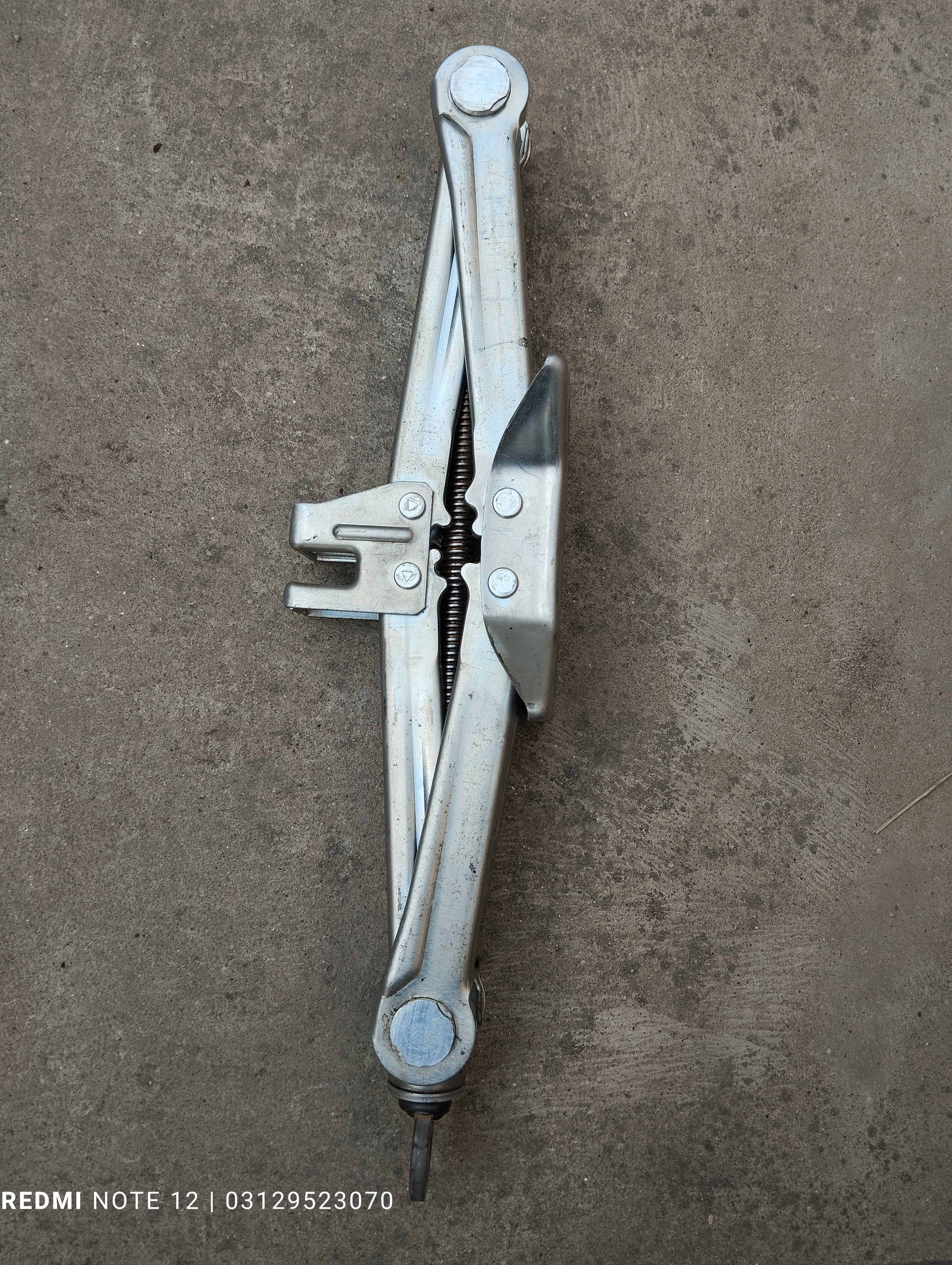 Toyota OEM Genuine Car Jack 800Kg Genuine Japanese OEM 09111-47050