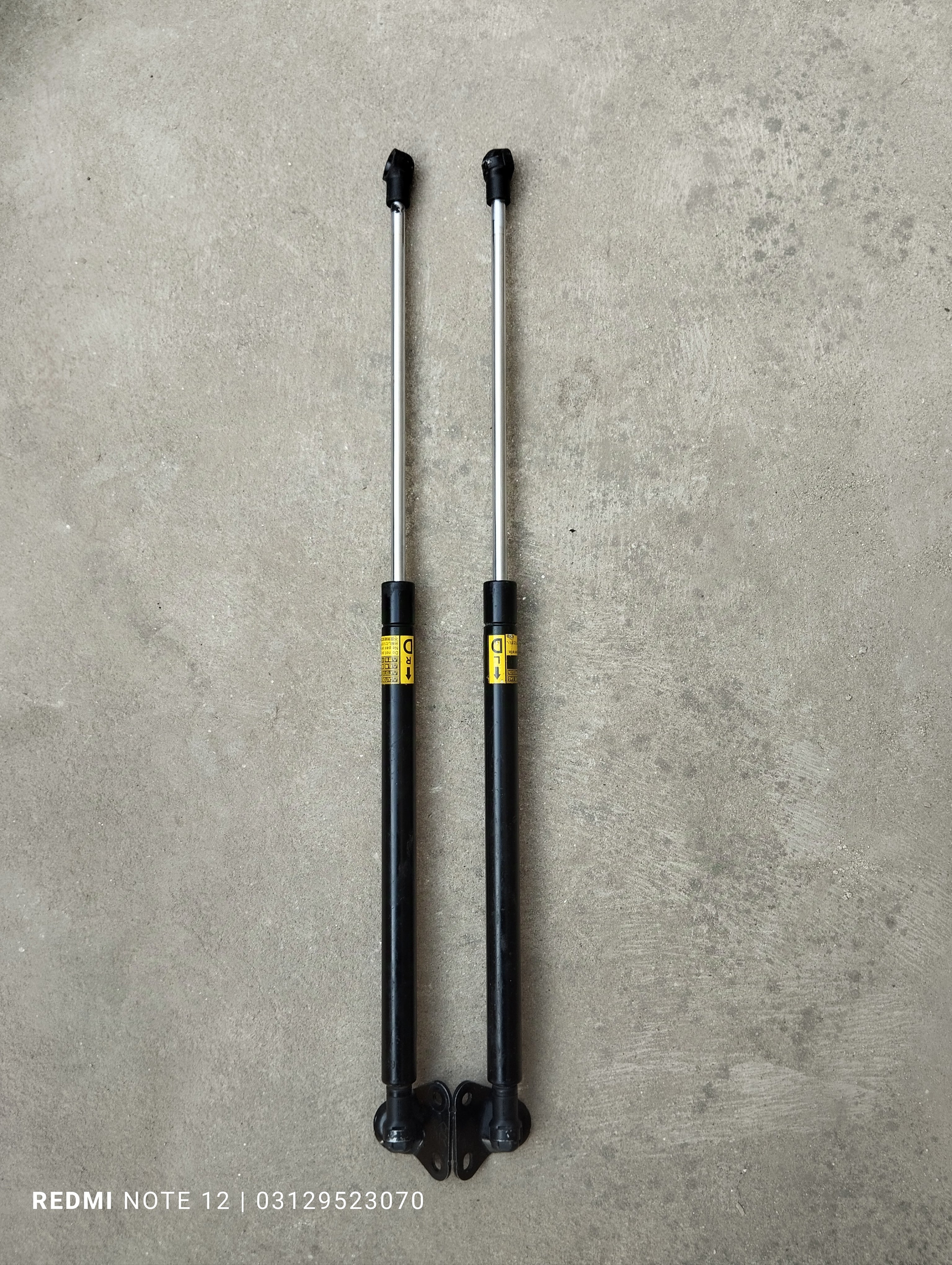 Toyota Aqua OEM Rear Trunk Shock Rear Trunk Damper Genuine Japanese OEM 68950-52400