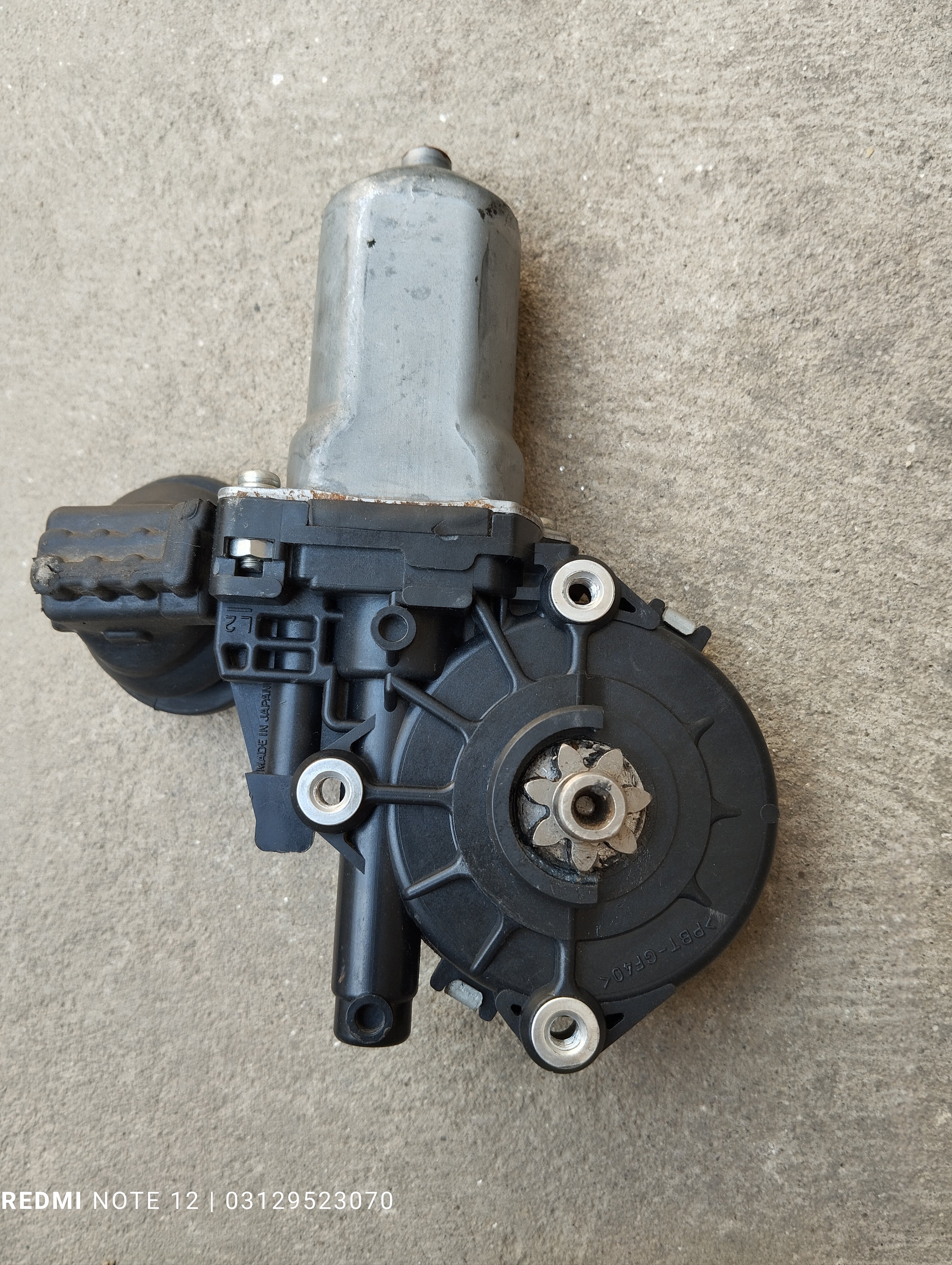 Toyota Vitz Aqua OEM Front Left Side Power window Motor Genuine Japanese OEM 85720-35140