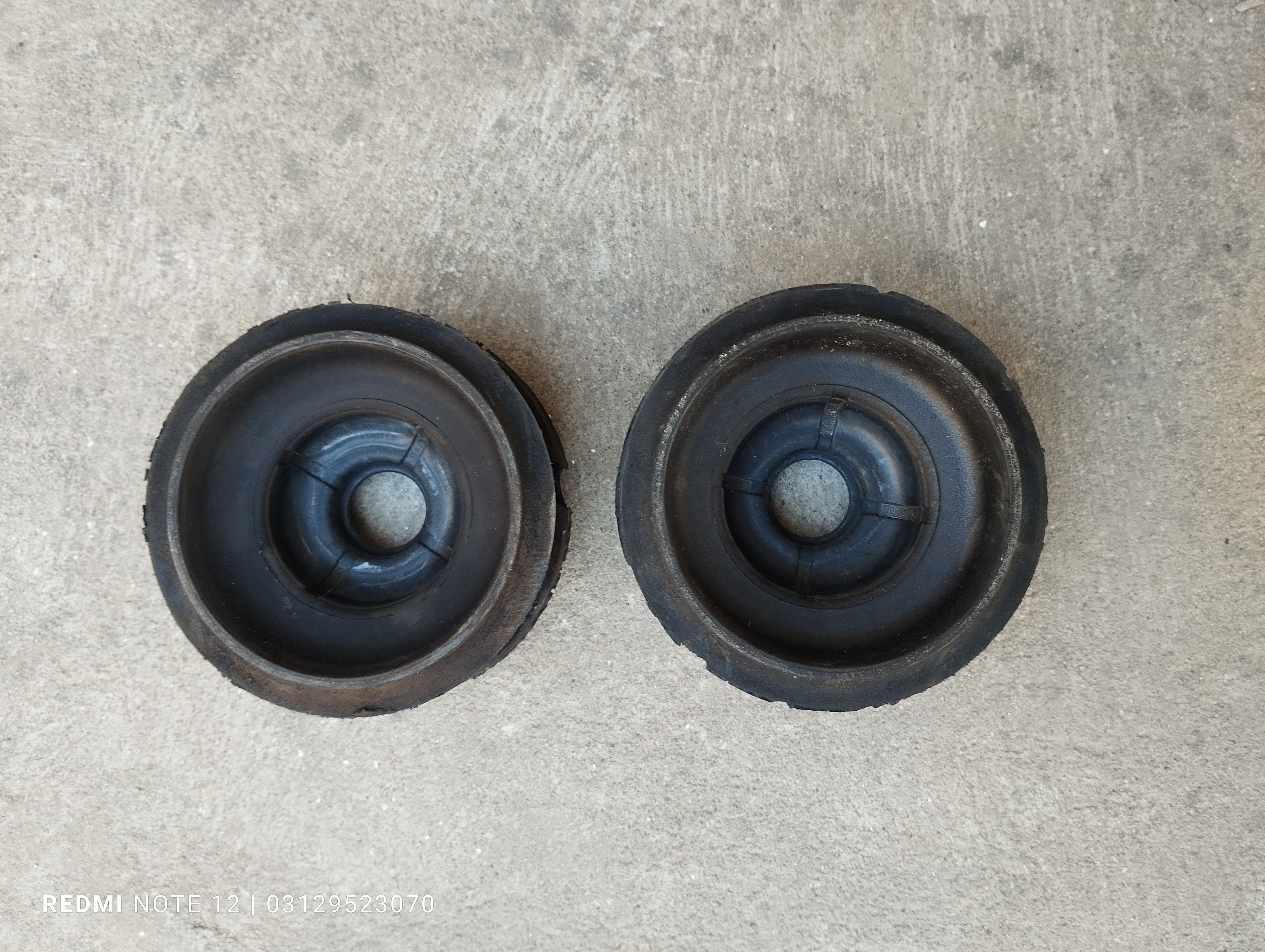 Toyota Aqua Vitz Belta OEM Front Shock Absorber Mounting Right & Left Side OEM 48609-52100
