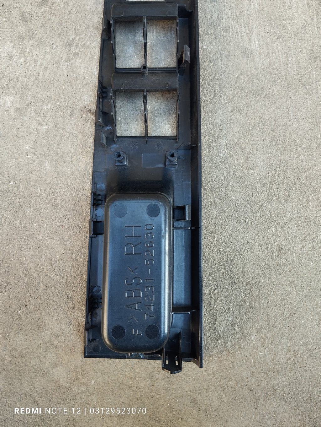 ٹویوٹا وٹز OEM اندرونی پاور ونڈو ماسٹر سوئچ پینل کور RH OEM 74231-52630