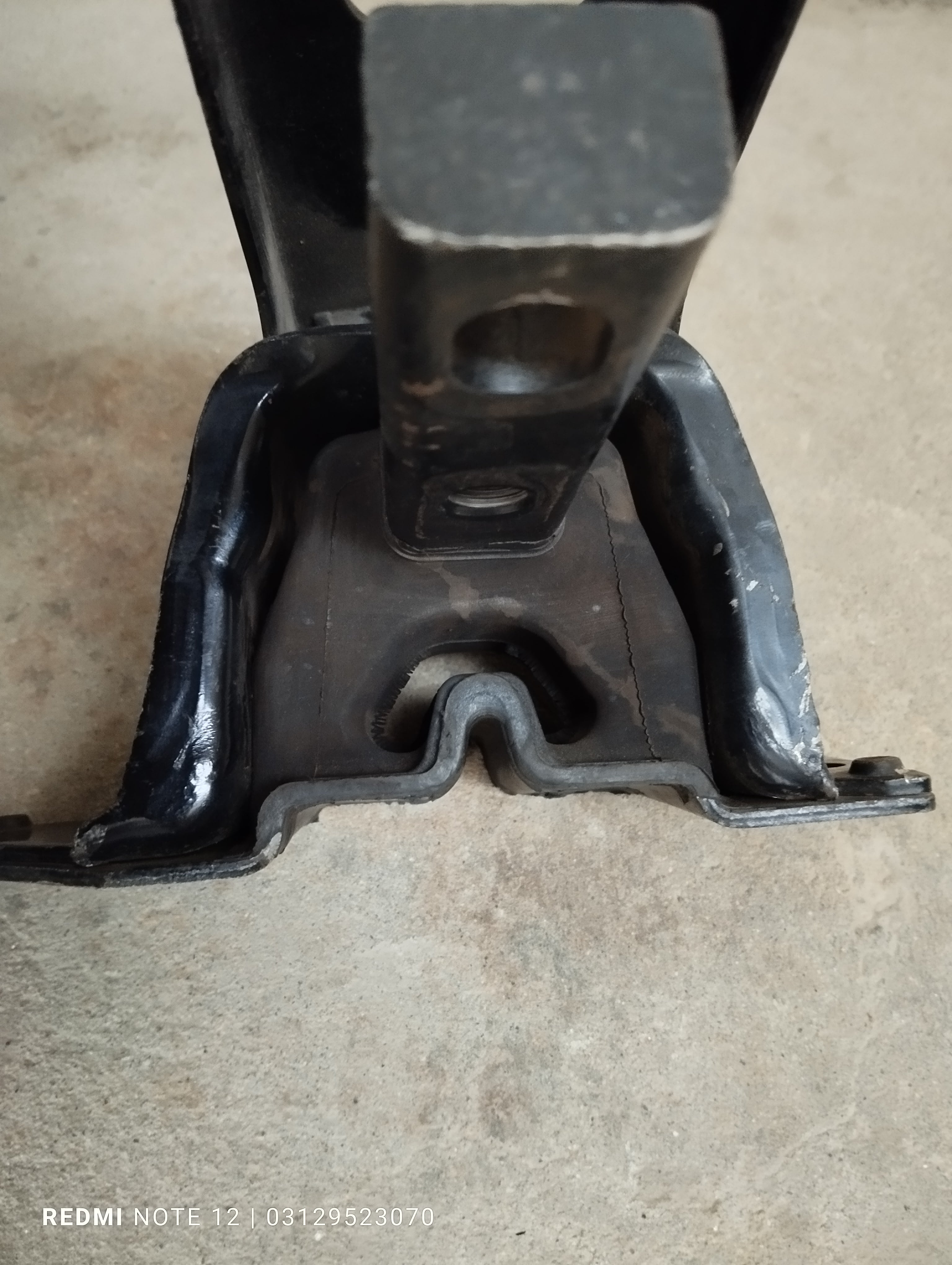 Toyota Passo OEM Gear Mounting Left Side Genuine Japanese OEM 12306-B1030