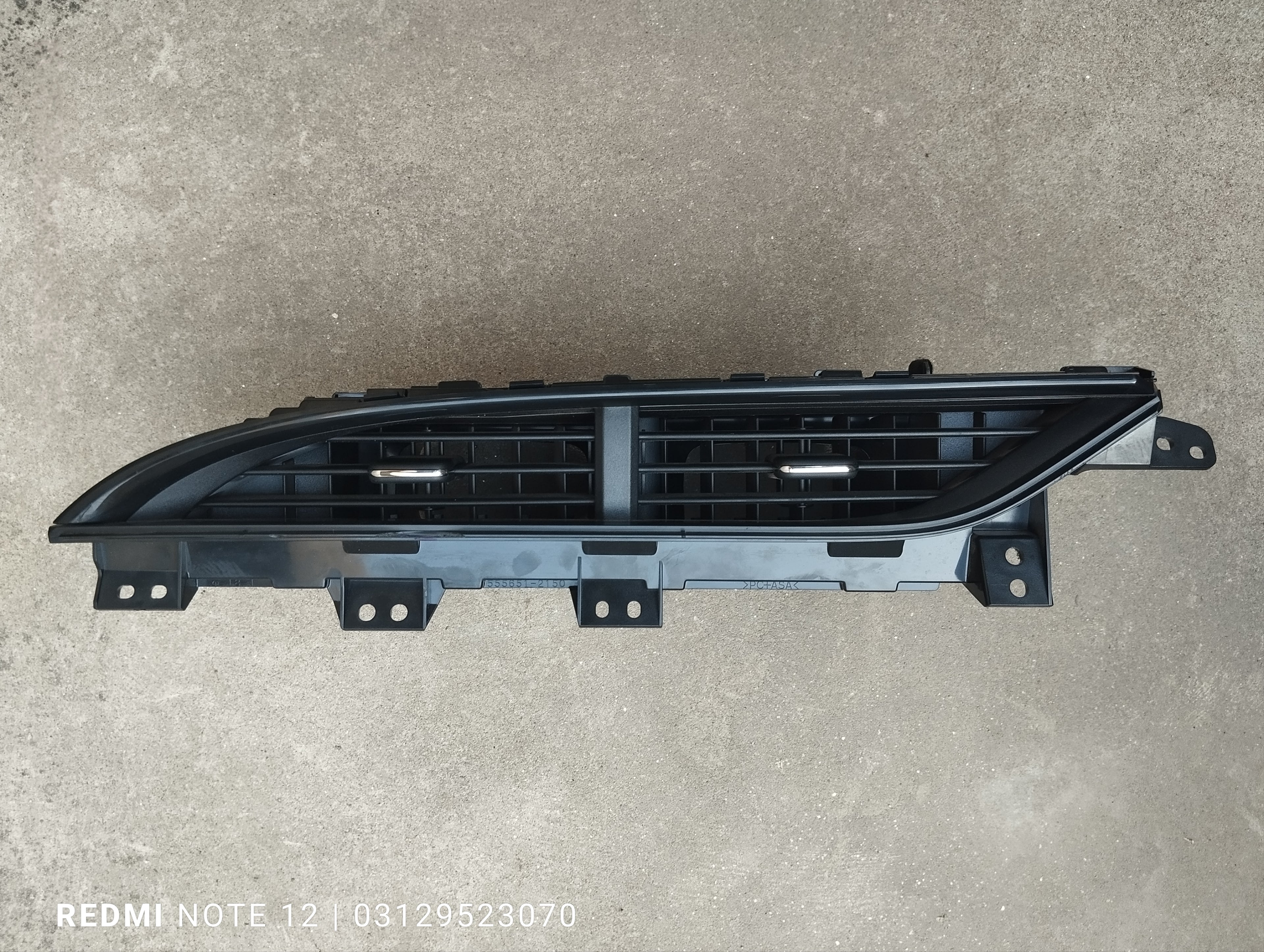 ٹویوٹا وٹز OEM اندرونی ڈیش بورڈ سینٹر AC ایئر وینٹ کروم حقیقی جاپانی OEM 55670-52160