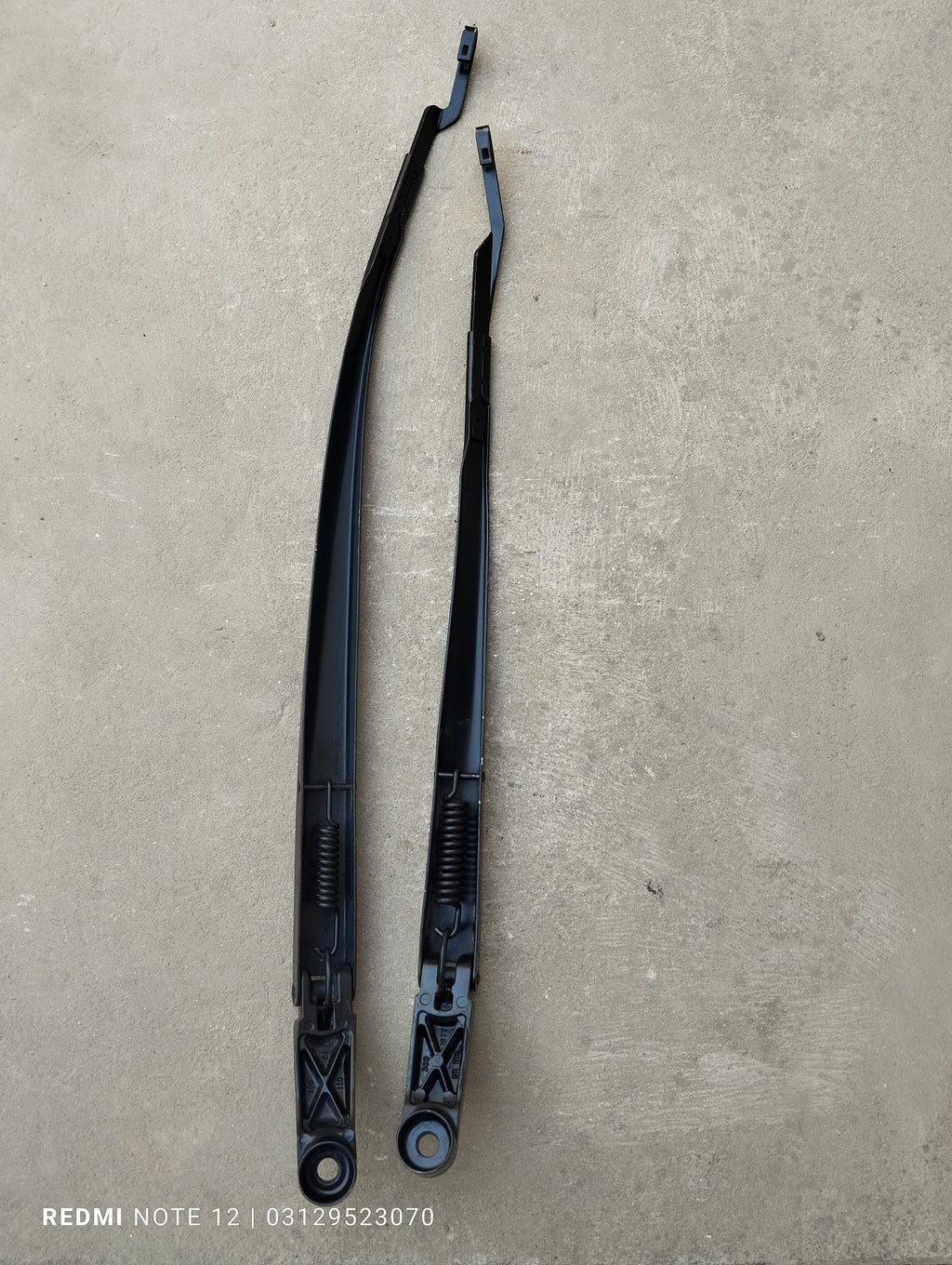 Toyota Aqua OEM Front Wiper Arm Genuine Japanese OEM 85211-52410