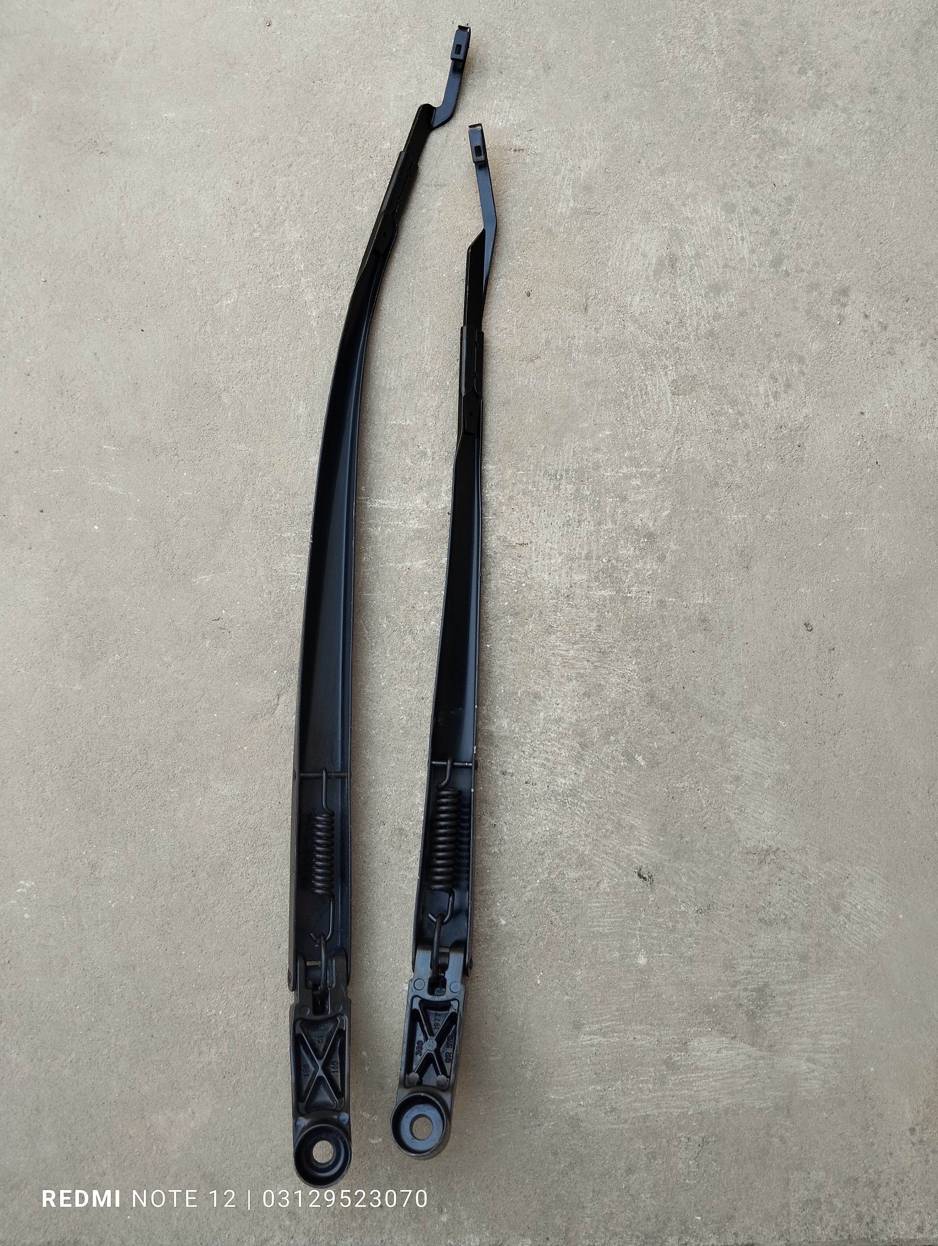 Toyota Aqua OEM Front Wiper Arm Genuine Japanese OEM 85211-52410