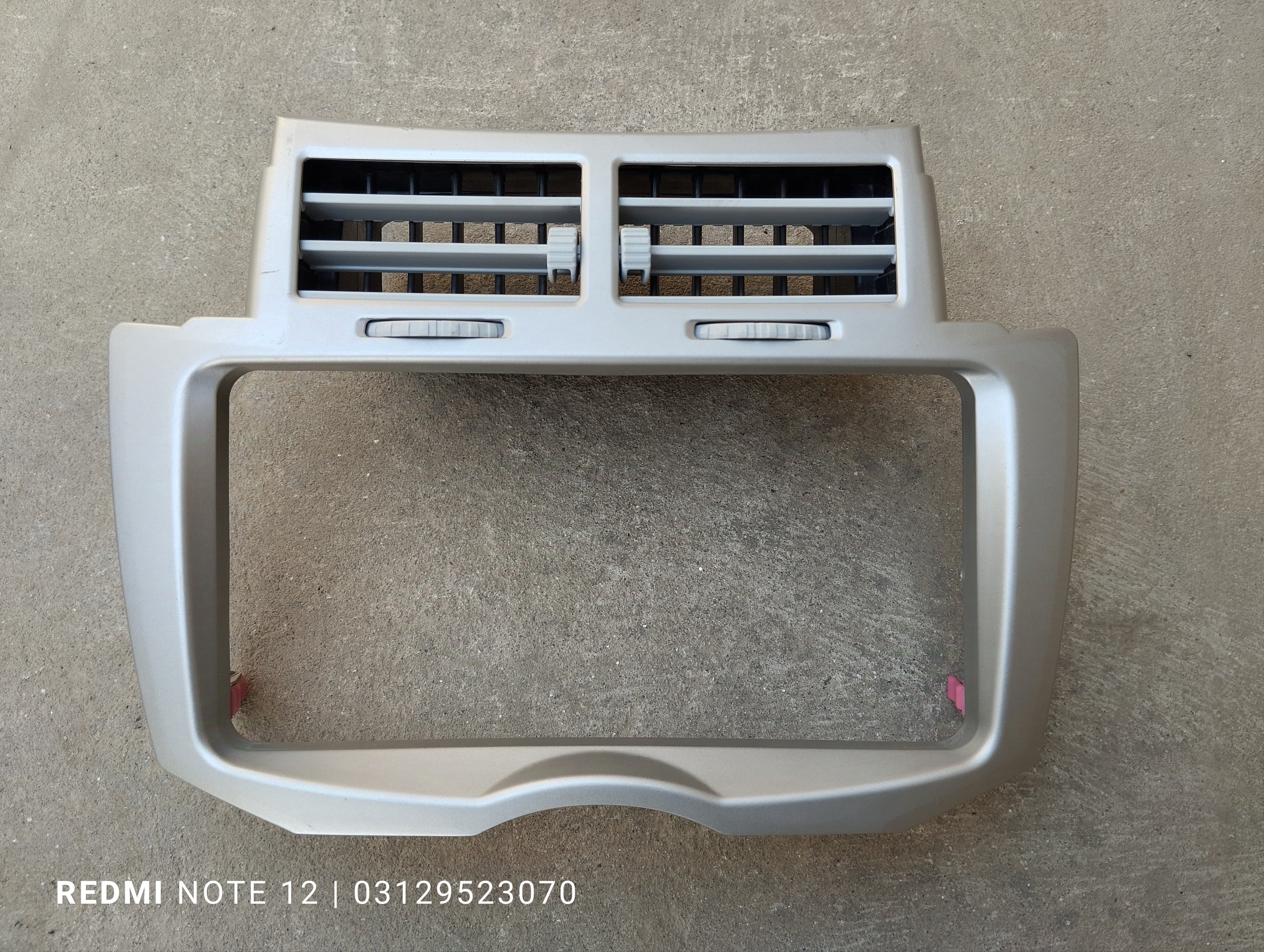 Toyota Vitz OEM Interior Dashboard AC Air Vent Panel OEM 55405-52580B0