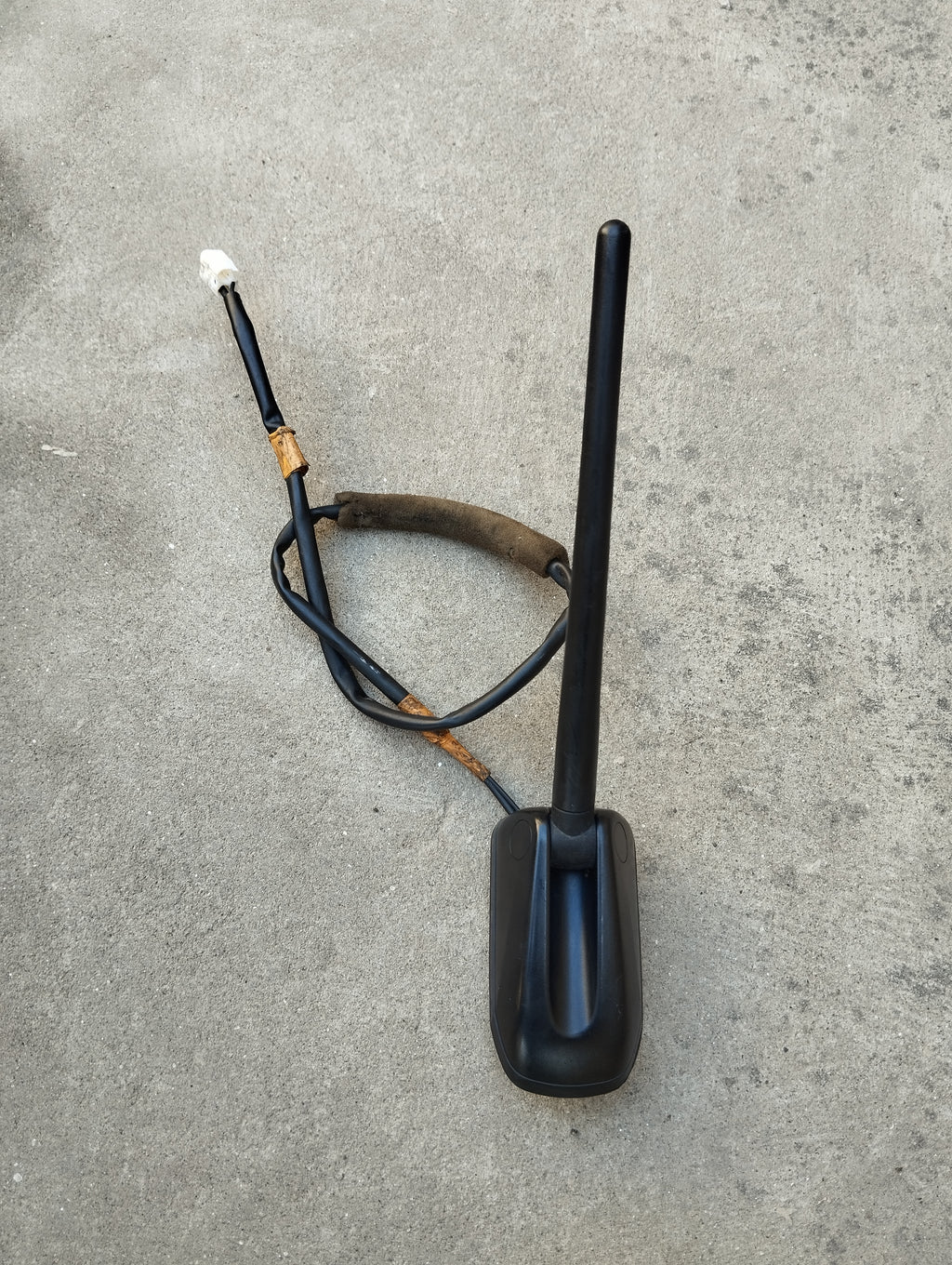 Toyota Aqua OEM Roof Antenna radio Antenna OEM 86300-52540