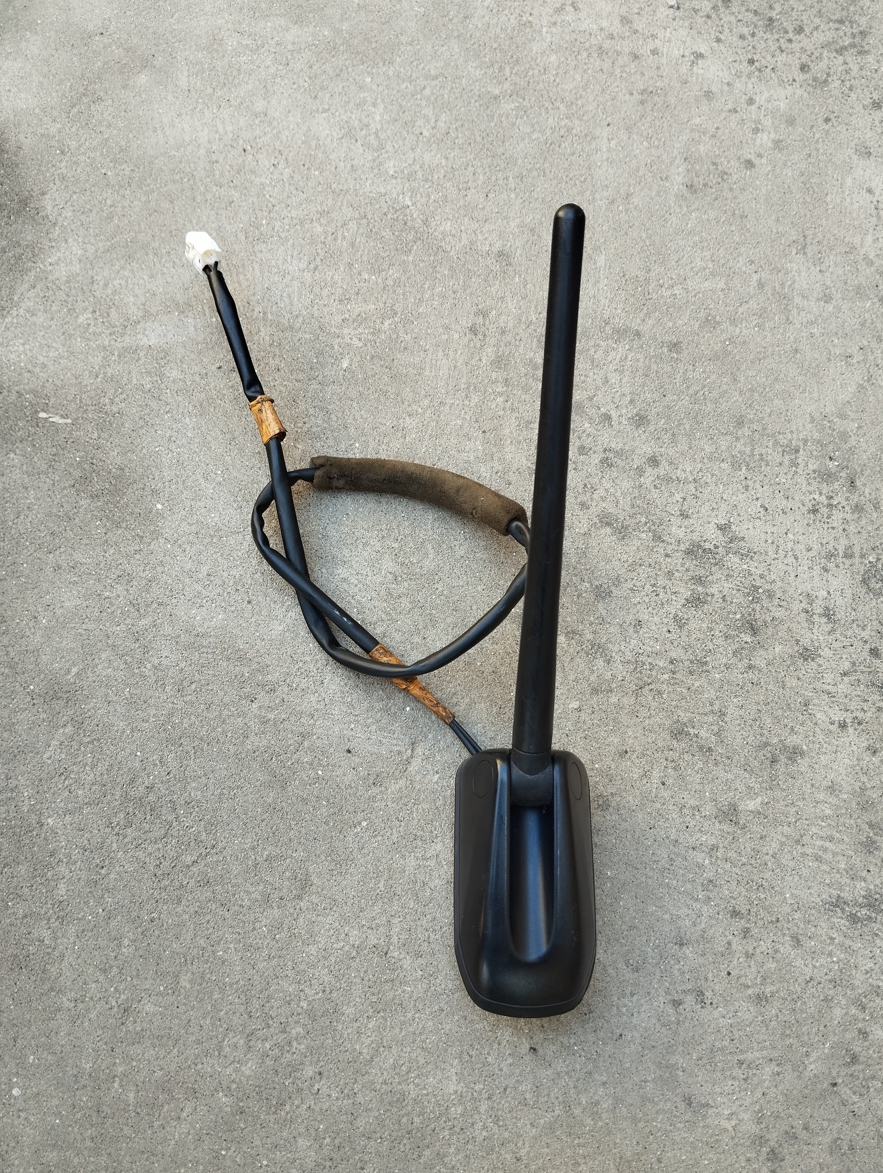 Toyota Aqua OEM Roof Antenna radio Antenna OEM 86300-52540