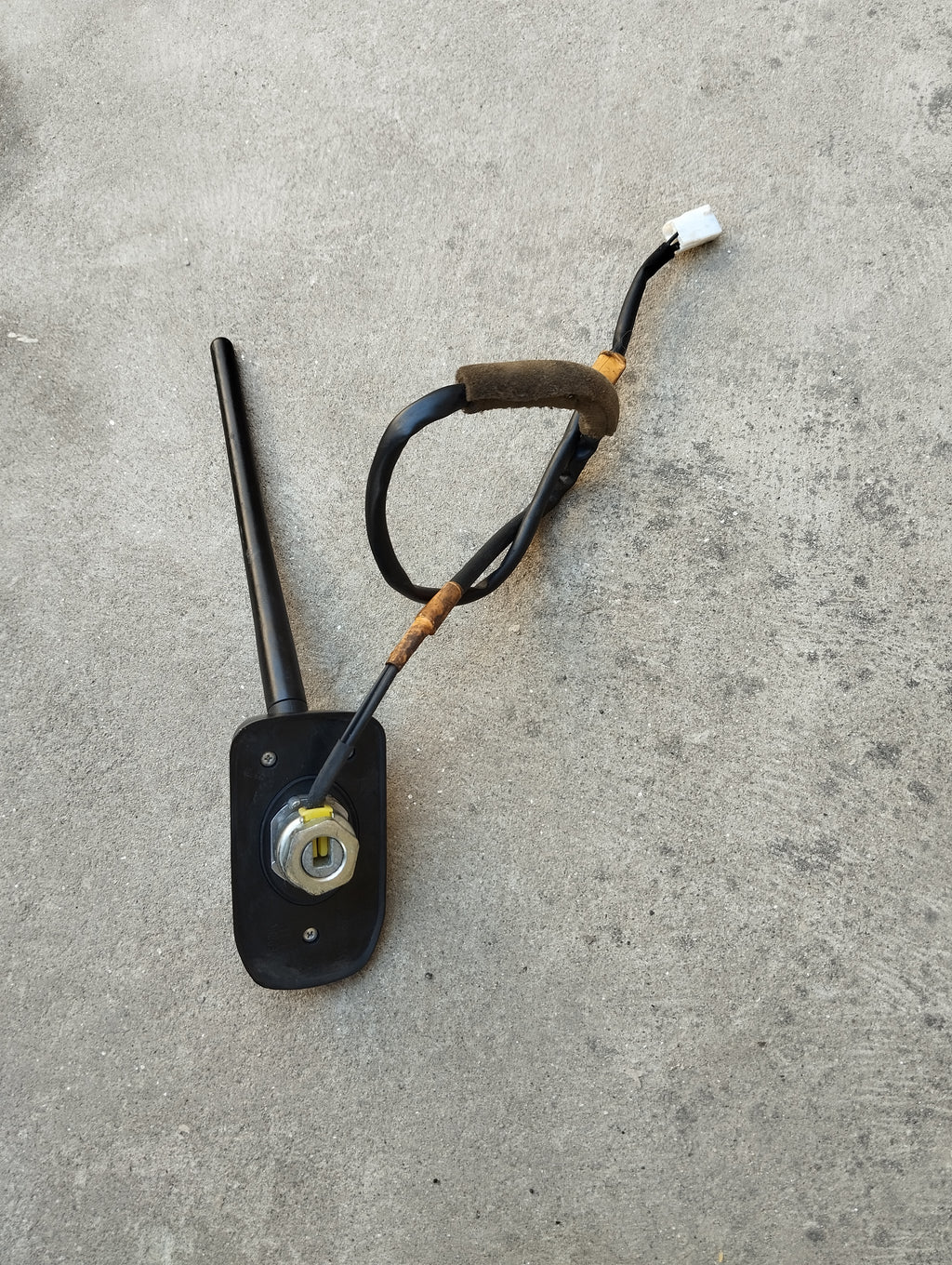 Toyota Aqua OEM Roof Antenna radio Antenna OEM 86300-52540