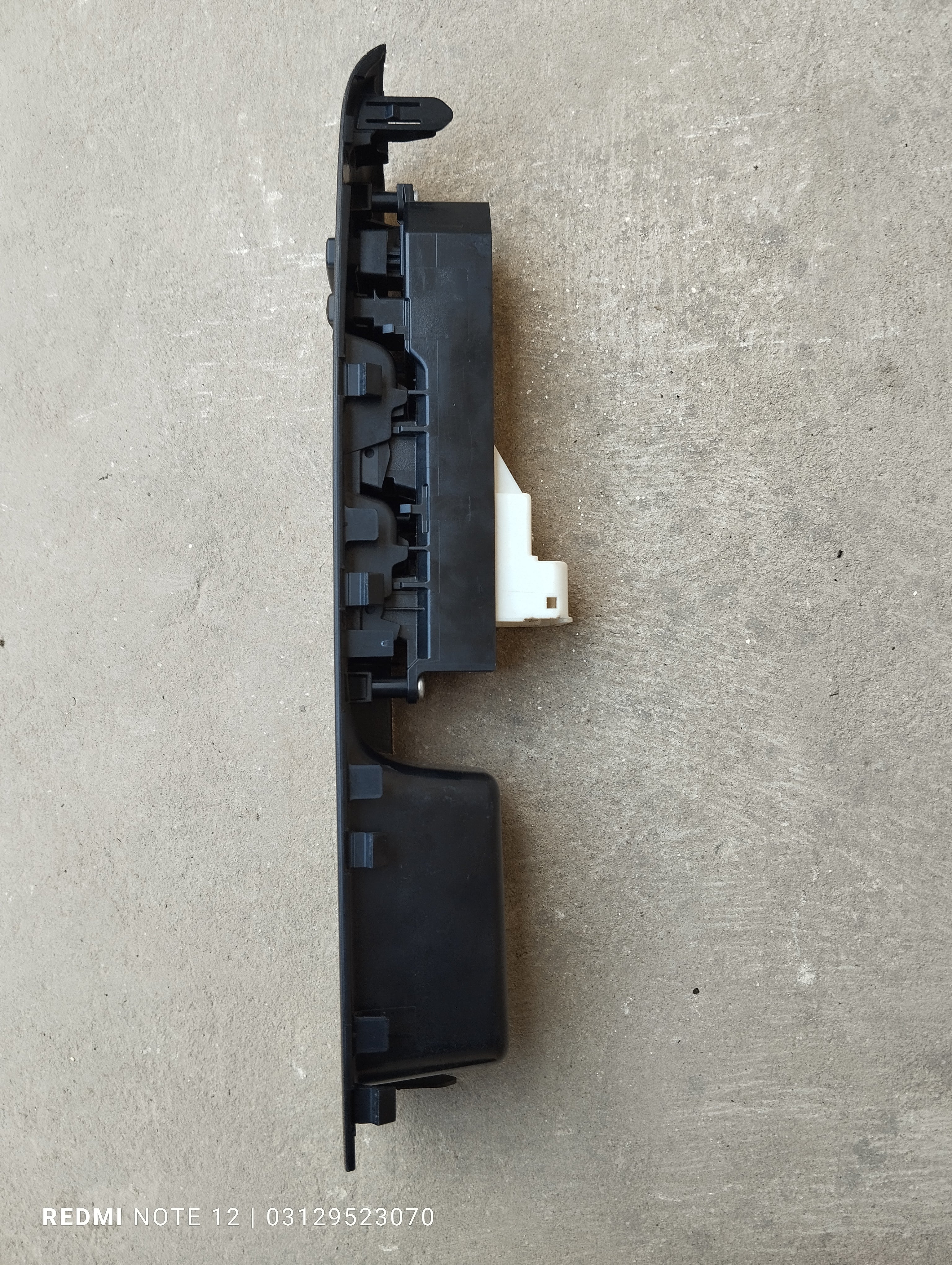 Toyota Vitz OEM interior right Side Power window Switch button Genuine Japanese OEM 84820-52430