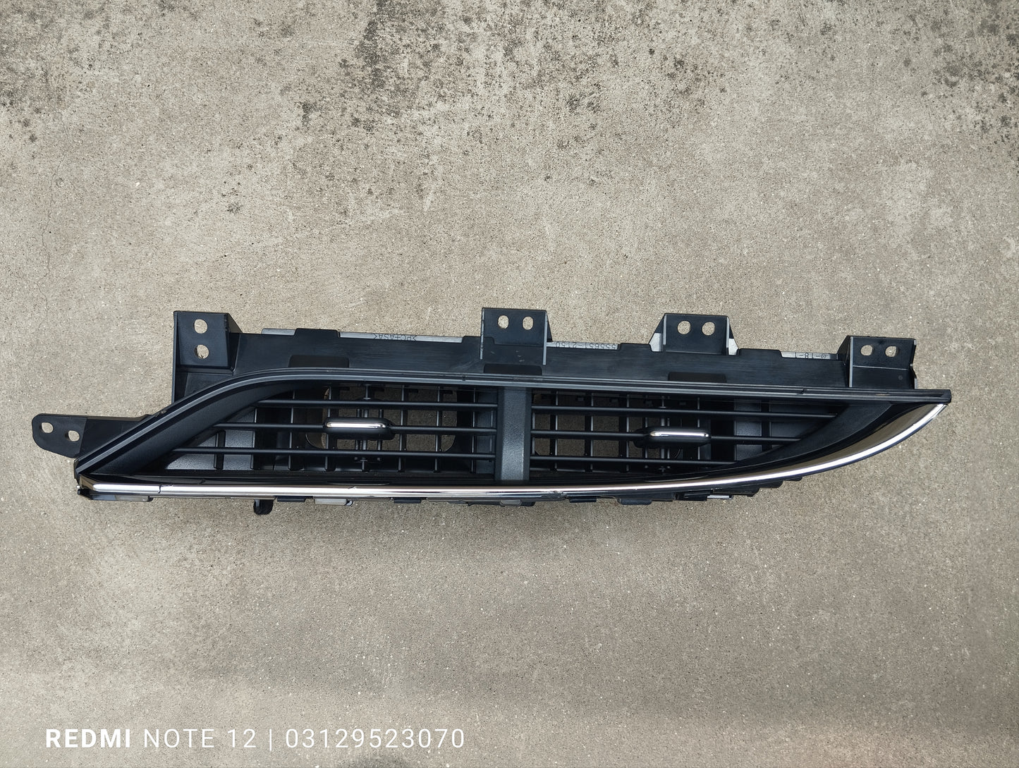 Toyota Vitz OEM interior Dashboard Center AC Air Vent Chrome Genuine Japanese OEM 55670-52150
