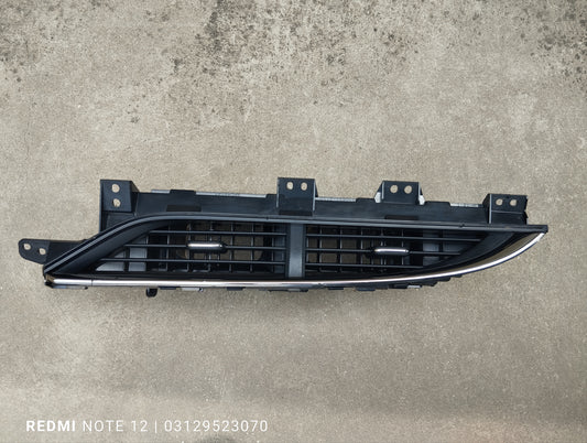 Toyota Vitz OEM interior Dashboard Center AC Air Vent Chrome Genuine Japanese OEM 55670-52150