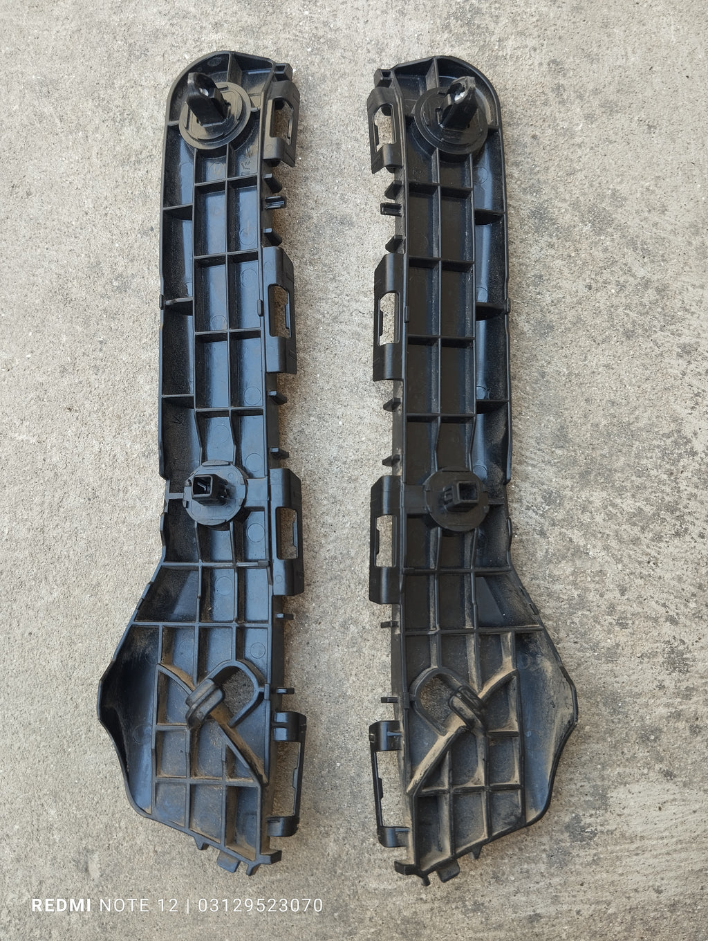 Toyota Aqua OEM Rear bumper Spacer bracket L+H Genuine Japanese OEM 52575-52180 52576-52160